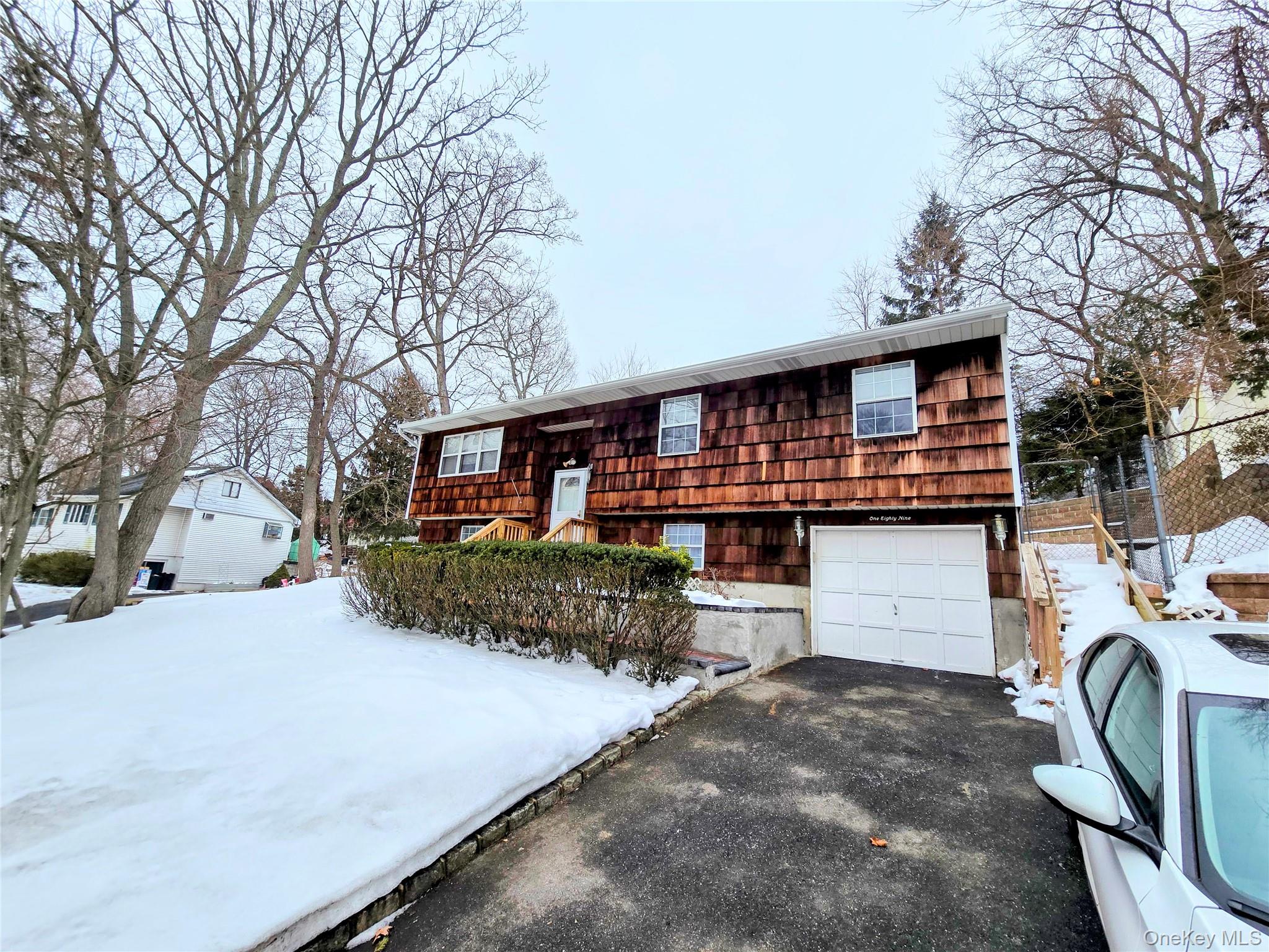 #3 photo, 189 Broadway, Rocky Point , NY 11778