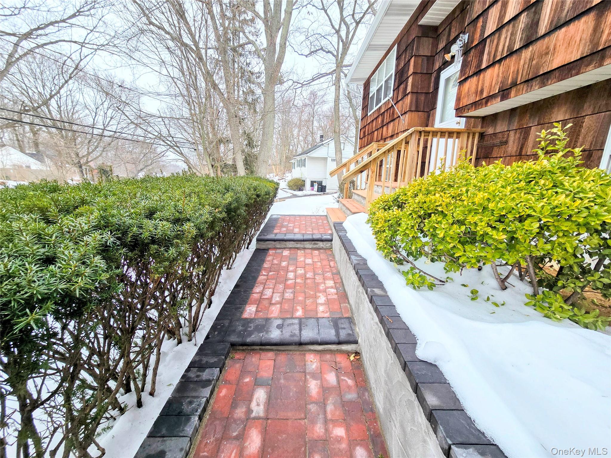 #4 photo, 189 Broadway, Rocky Point , NY 11778