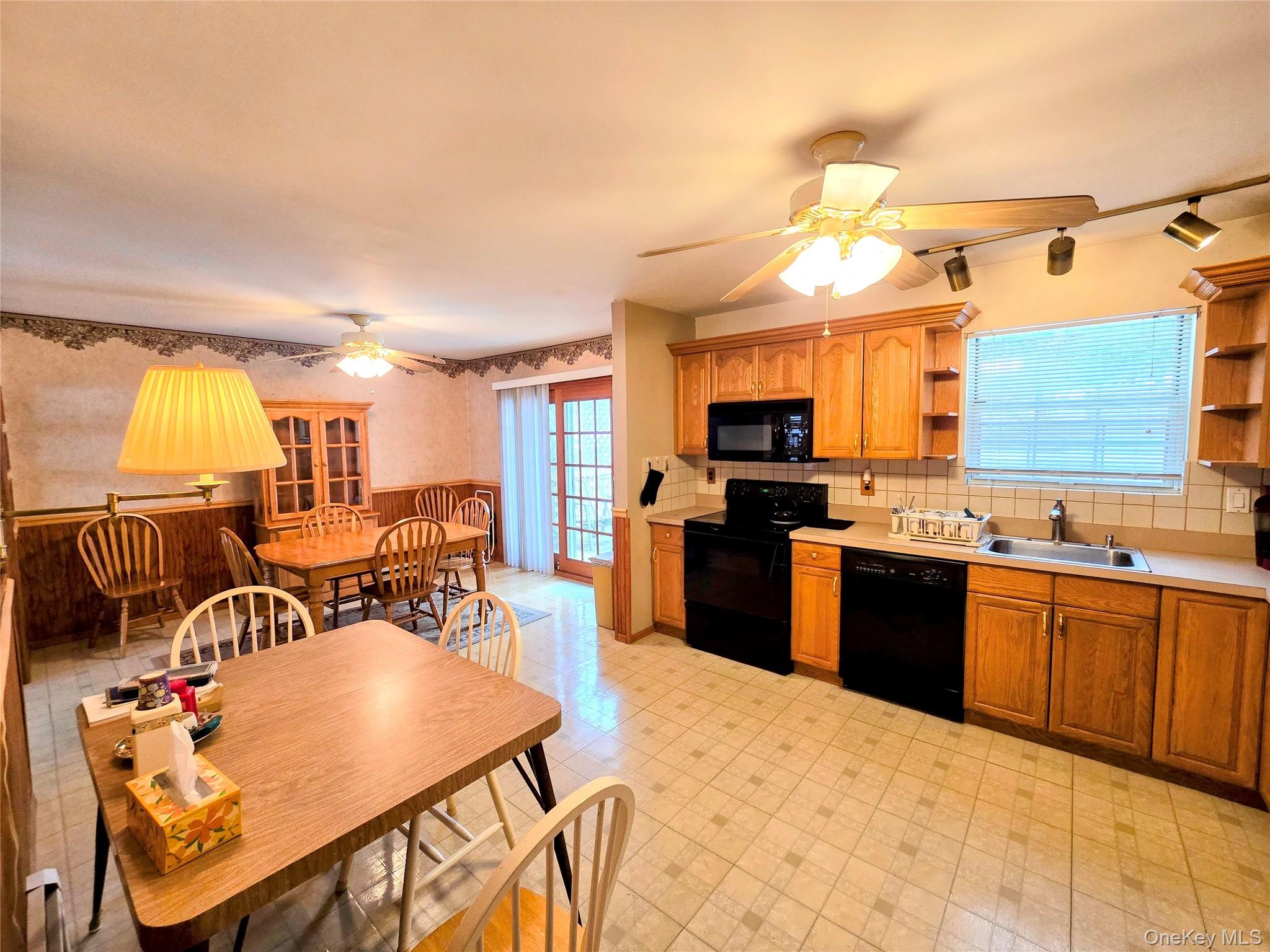 #6 photo, 189 Broadway, Rocky Point , NY 11778