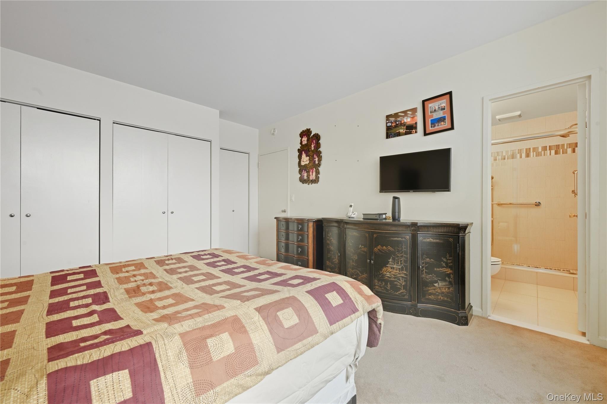 #14 photo, 269-10 Grand Central Parkway, Floral Park , NY 11005