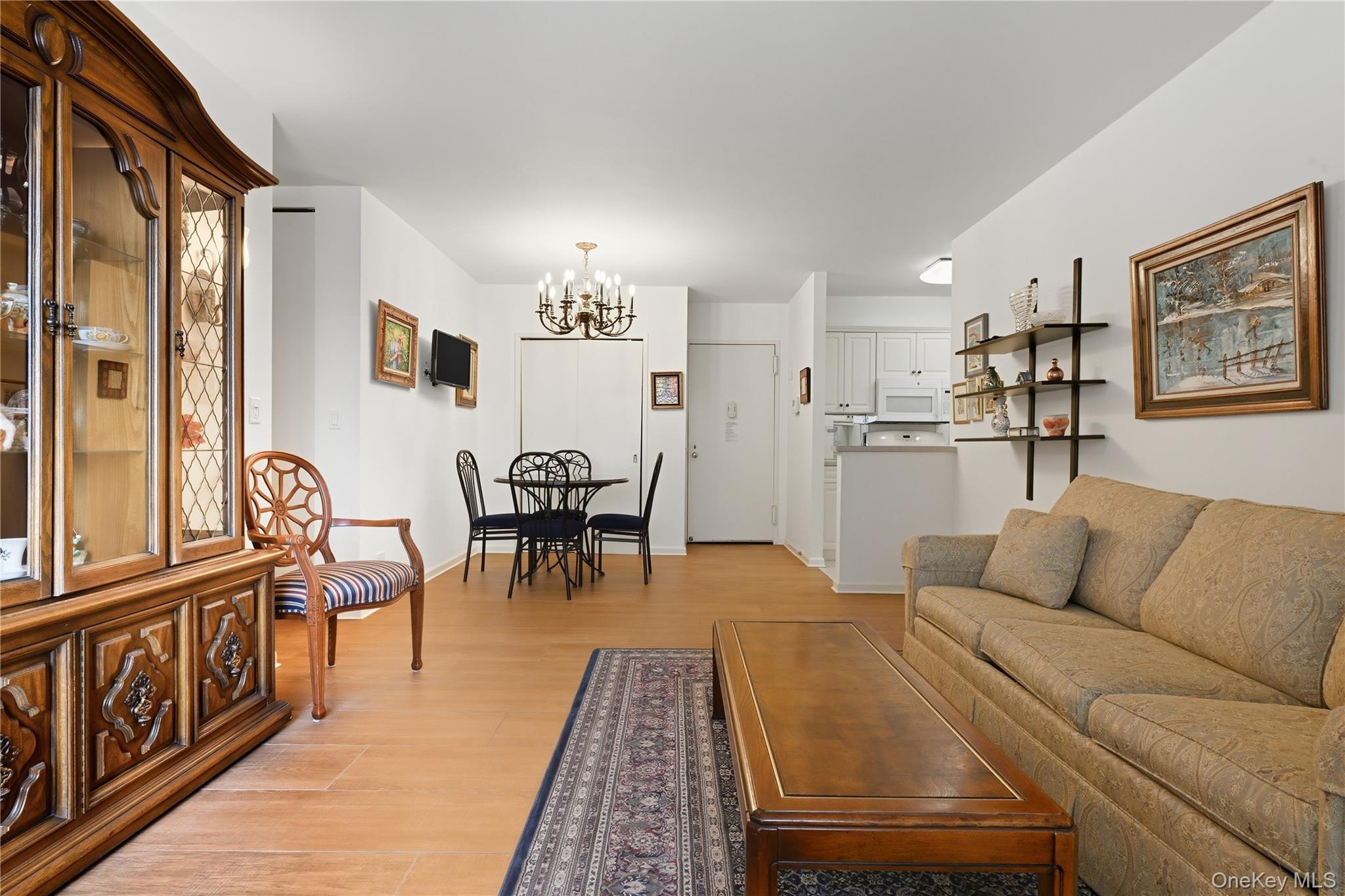 #7 photo, 269-10 Grand Central Parkway, Floral Park , NY 11005