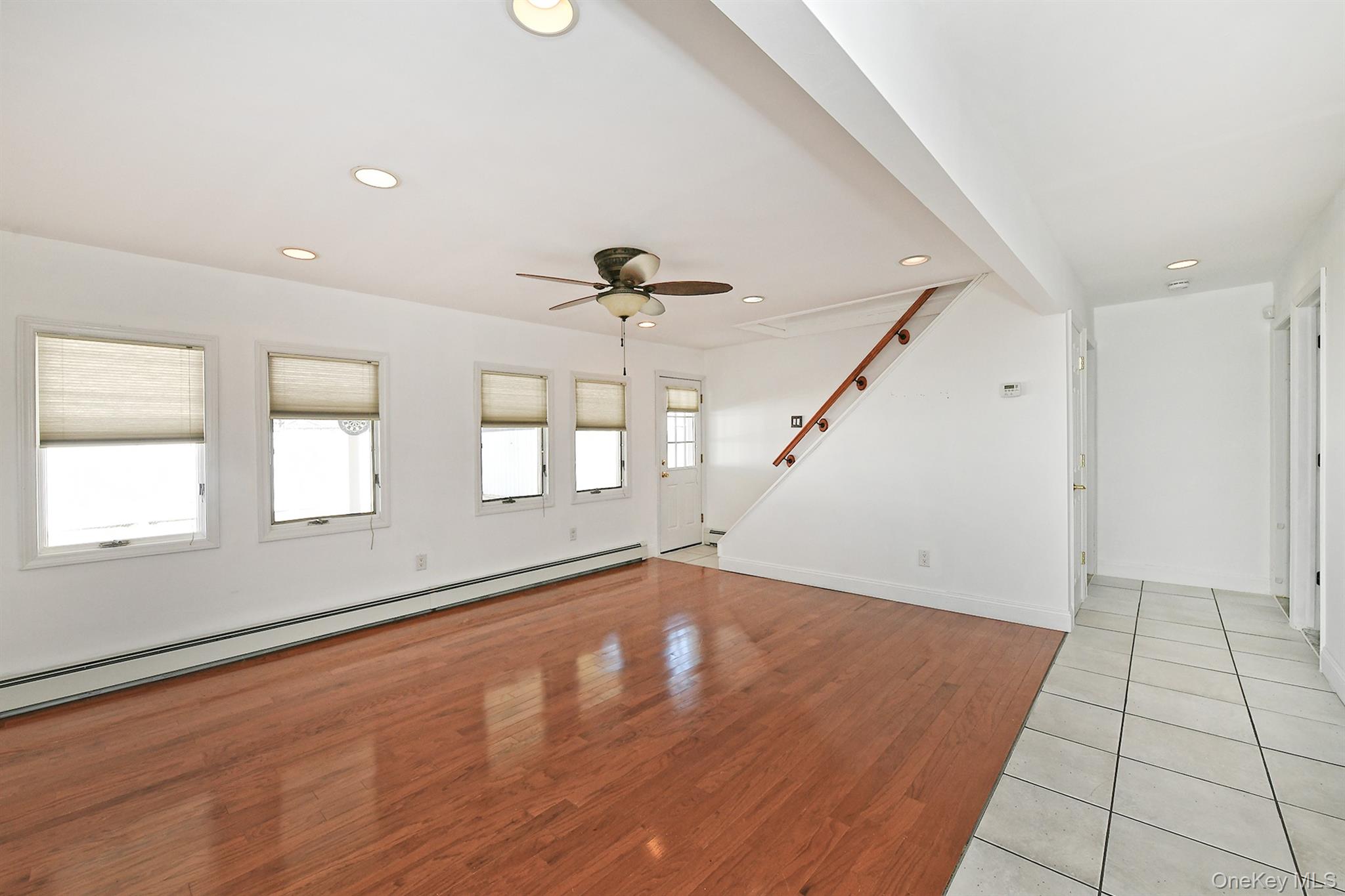 #17 photo, 33 Robin, Levittown , NY 11756