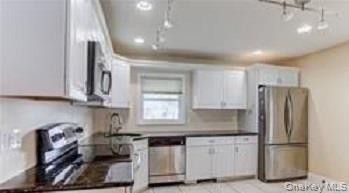 #4 photo, 33 Robin, Levittown , NY 11756