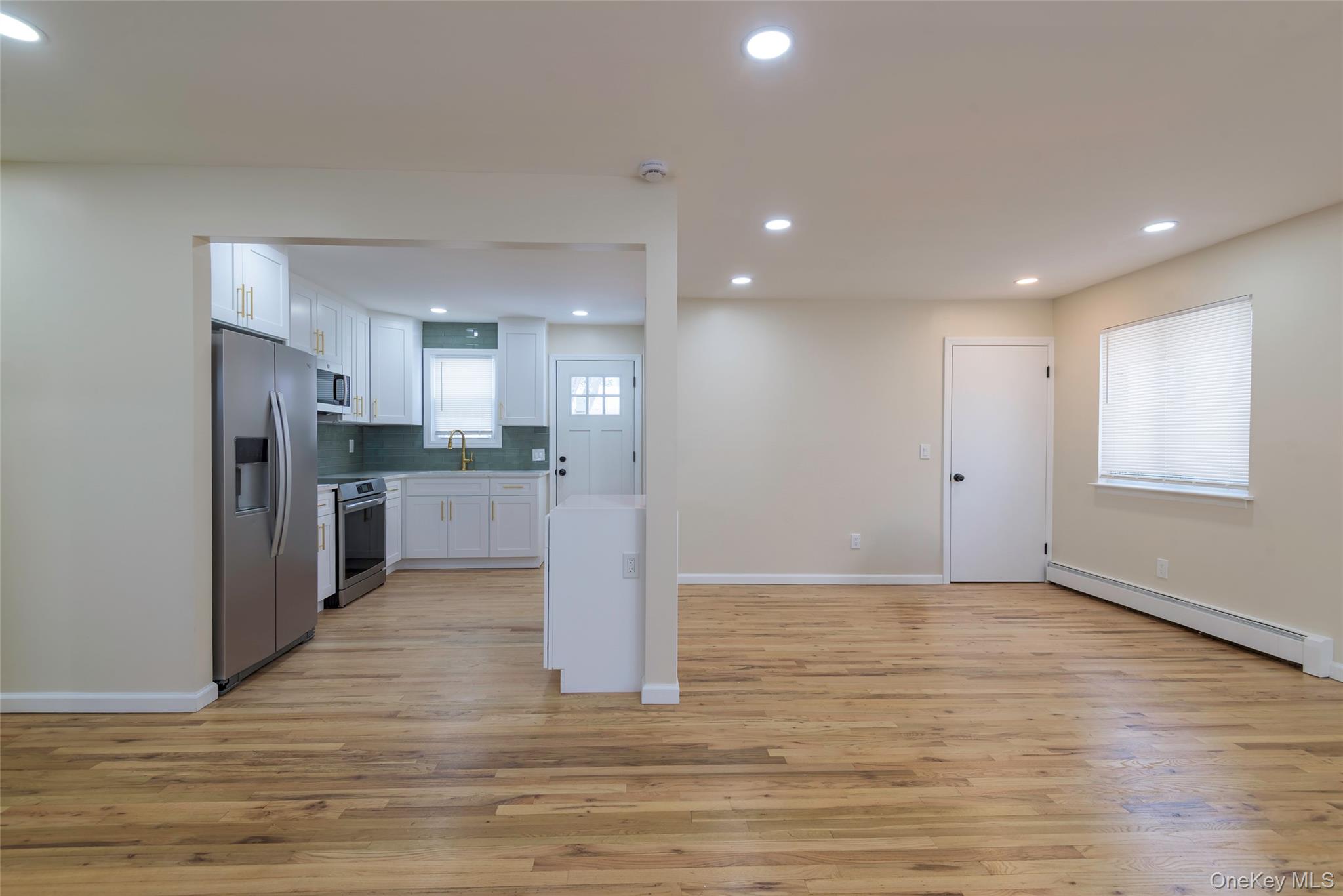 #4 photo, 78 S 23rd St, 东长岛 Wyandanch , NY 11798