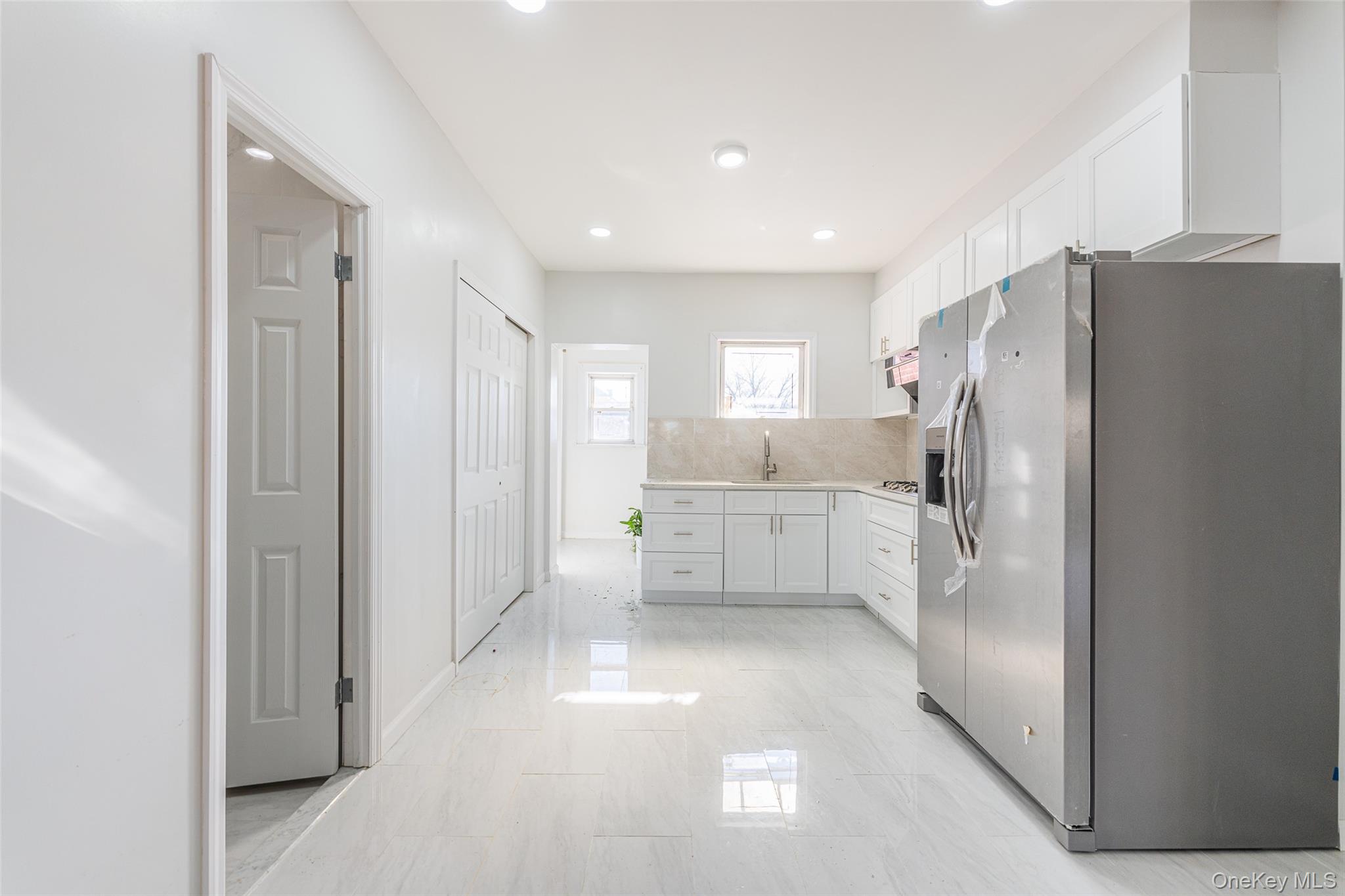 #10 photo, 20612 50th Avenue, קווינס Oakland Gardens , NY 11364