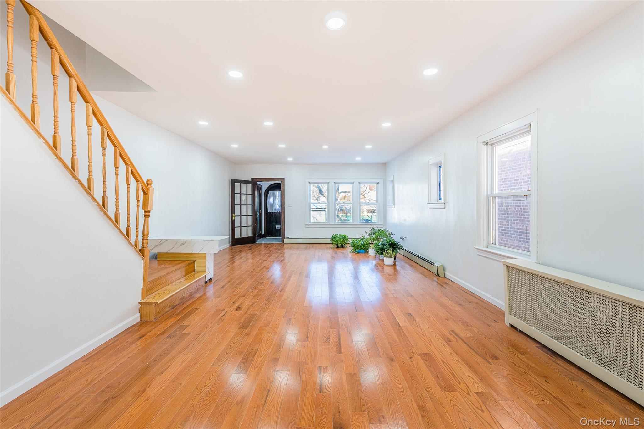 #4 photo, 20612 50th Avenue, קווינס Oakland Gardens , NY 11364