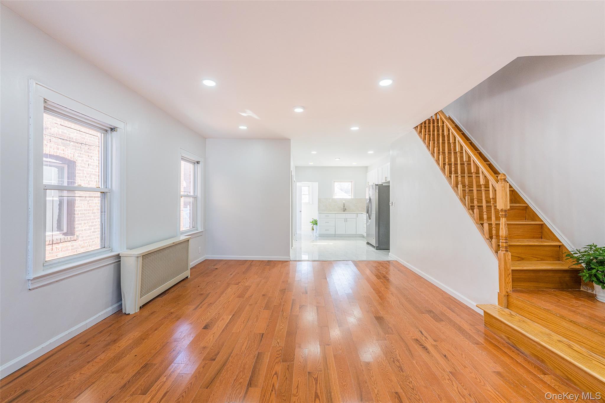 #5 photo, 20612 50th Avenue, קווינס Oakland Gardens , NY 11364