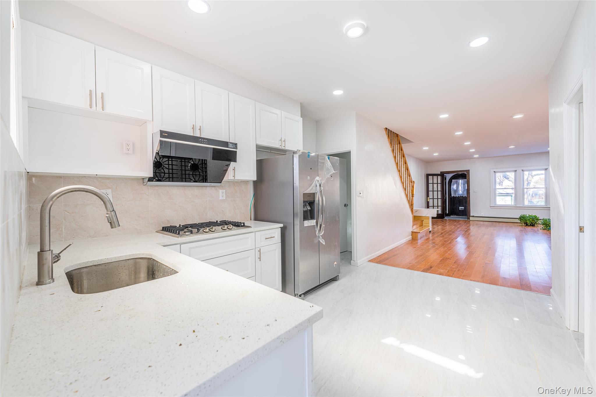 #8 photo, 20612 50th Avenue, קווינס Oakland Gardens , NY 11364