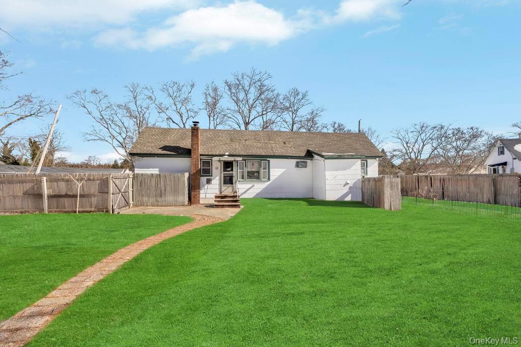 #5 photo, 114 Monroe Drive, सफ़ोक काउंटी Mastic Beach , NY 11951