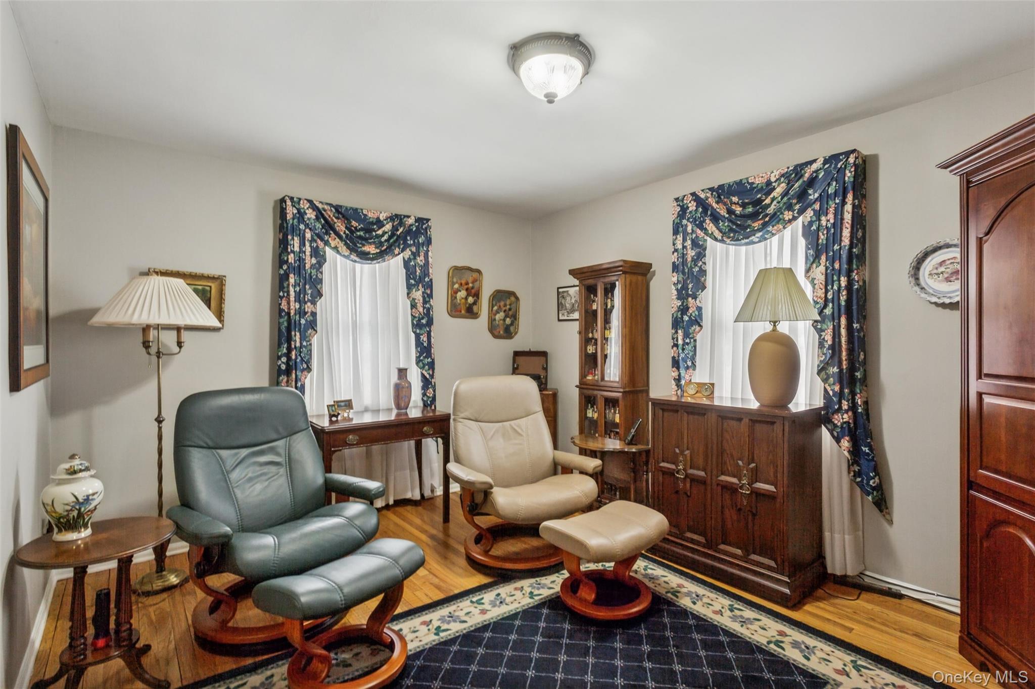 #16 photo, 688 Hempstead Avenue, Rockville Centre , NY 11570