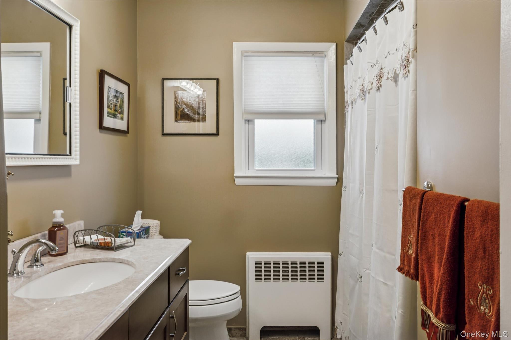 #18 photo, 688 Hempstead Avenue, Rockville Centre , NY 11570