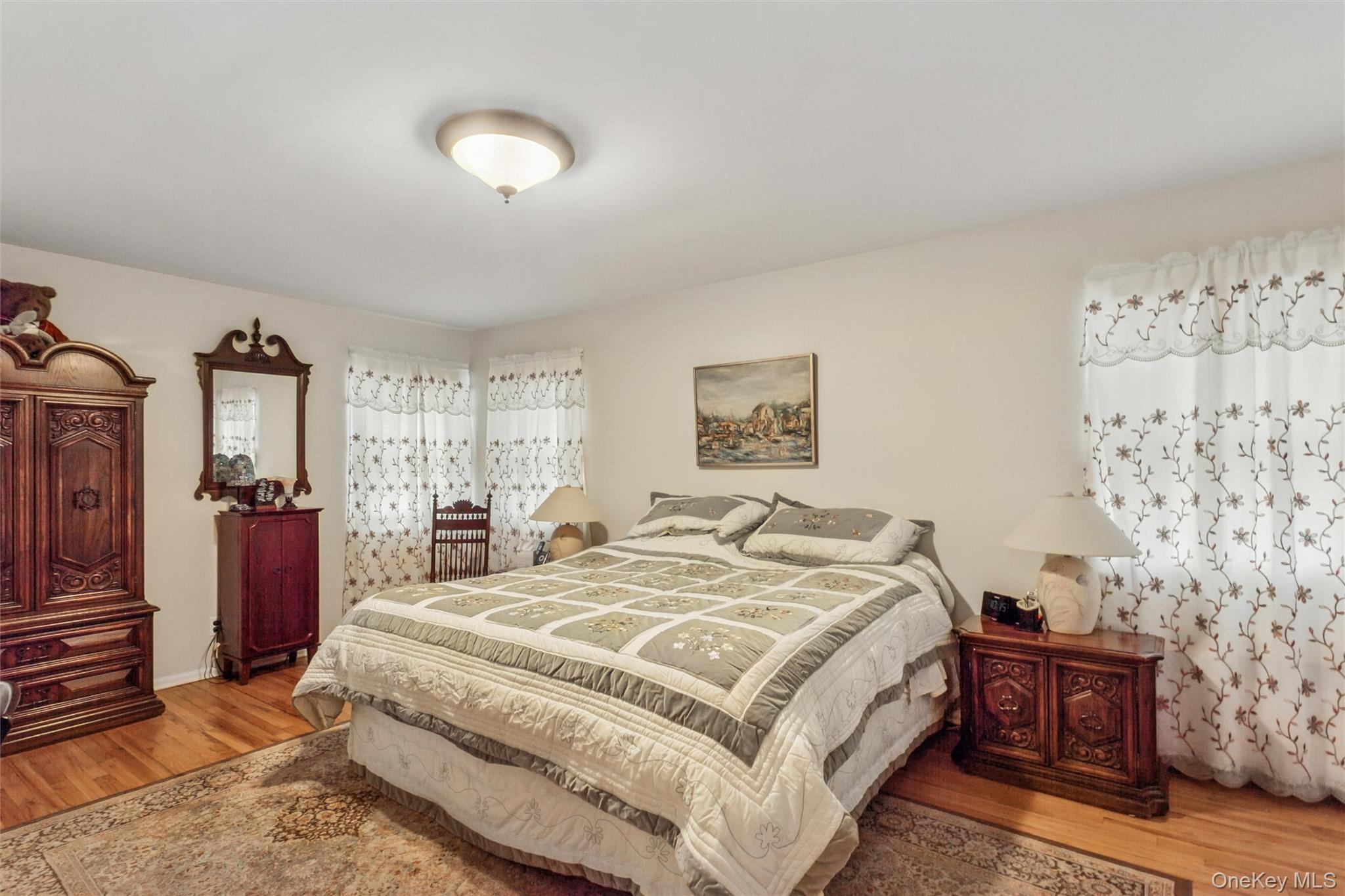 #19 photo, 688 Hempstead Avenue, Rockville Centre , NY 11570