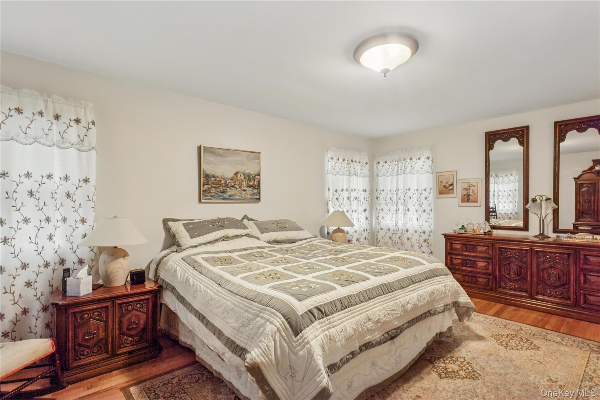 #20 photo, 688 Hempstead Avenue, Rockville Centre , NY 11570