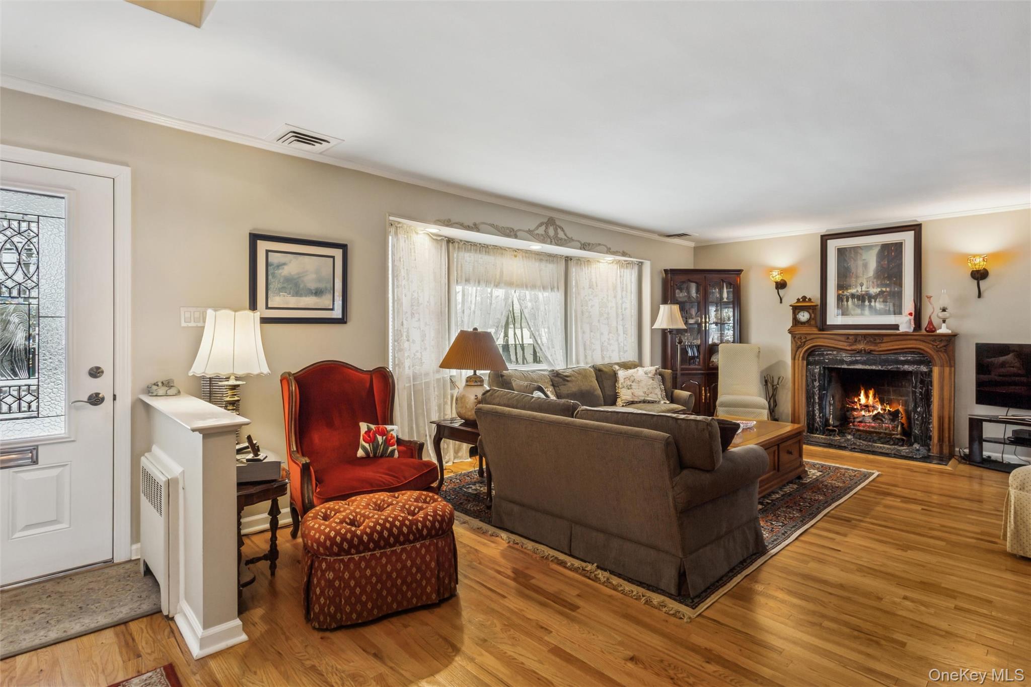 #3 photo, 688 Hempstead Avenue, Rockville Centre , NY 11570