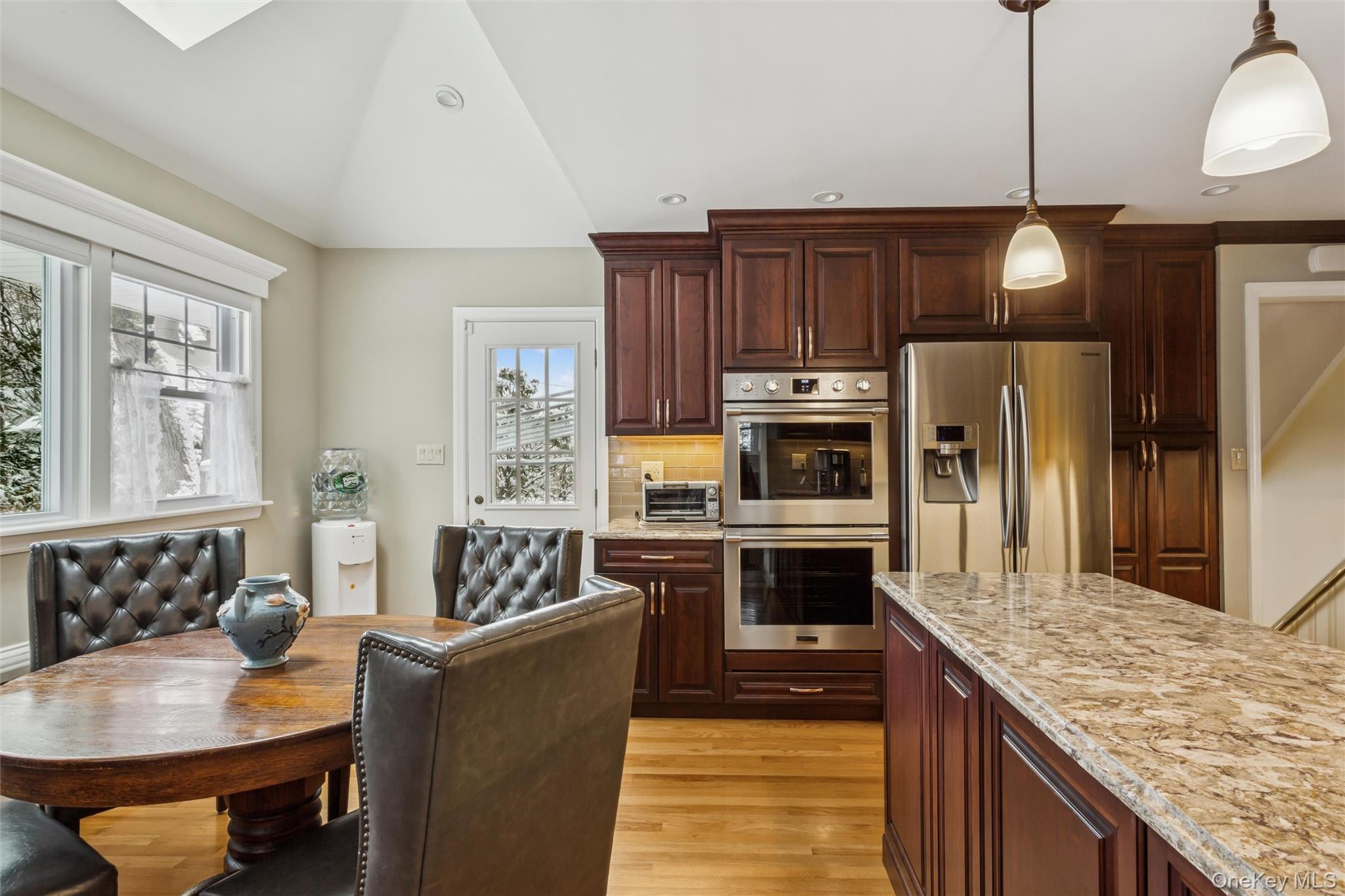 #9 photo, 688 Hempstead Avenue, Rockville Centre , NY 11570