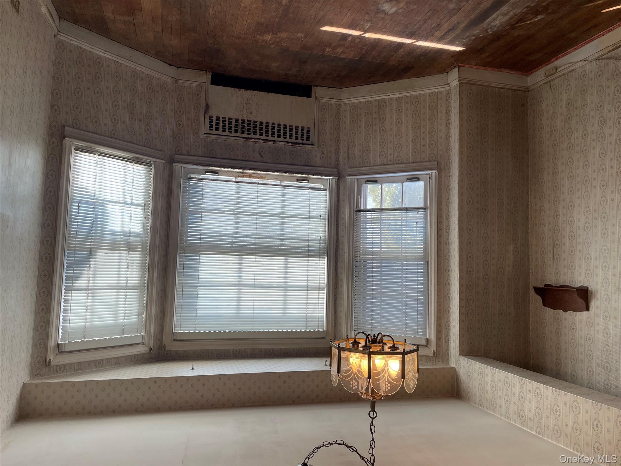 #4 photo, 39 McCollum Place, Yonkers , NY 10704