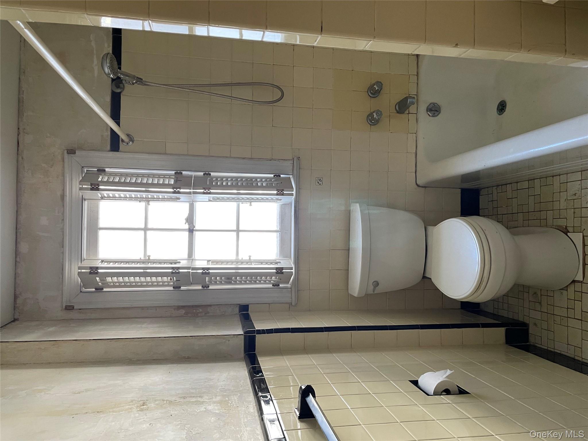 #9 photo, 39 McCollum Place, Yonkers , NY 10704