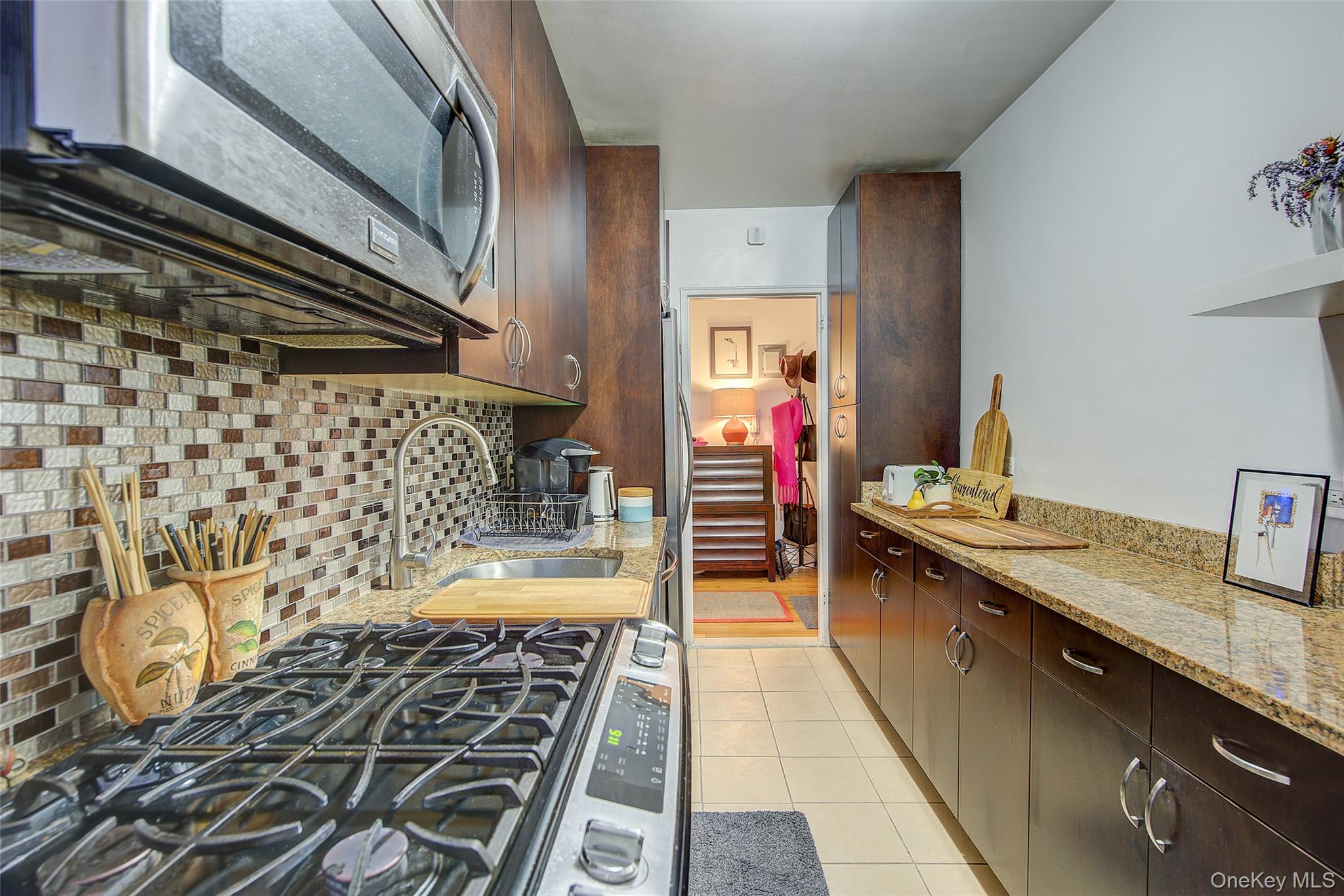 #18 photo, 34-20 78th Street, Куинс ‖ Jackson Heights , NY 11372