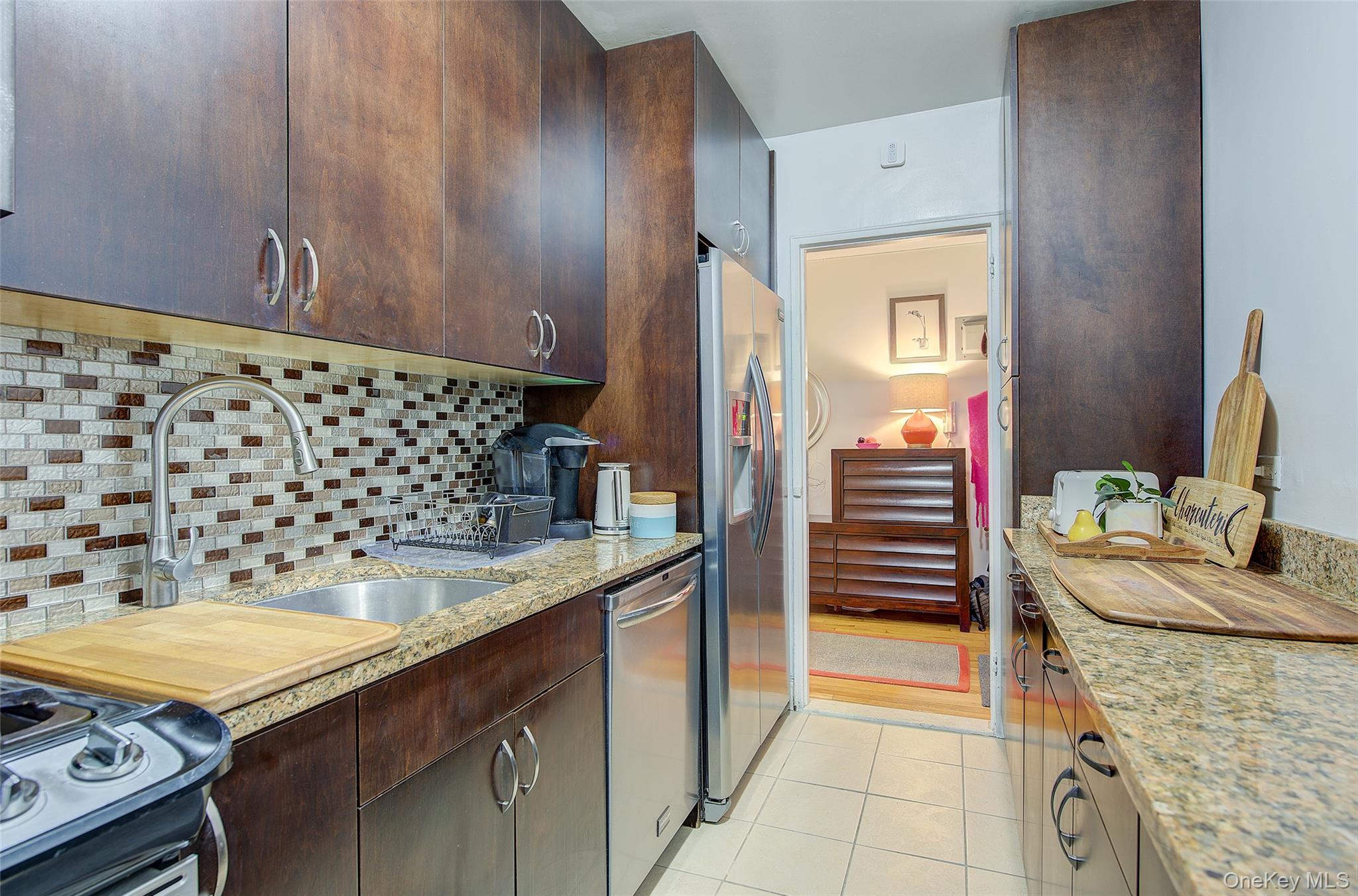 #19 photo, 34-20 78th Street, Куинс ‖ Jackson Heights , NY 11372