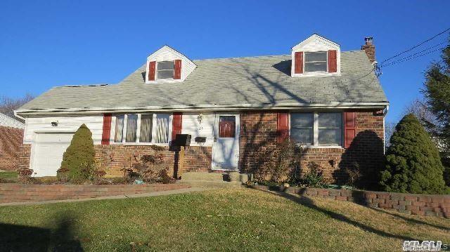 #1 photo, 105 Elberta Drive, מחוז סאפוק East Northport , NY 11731