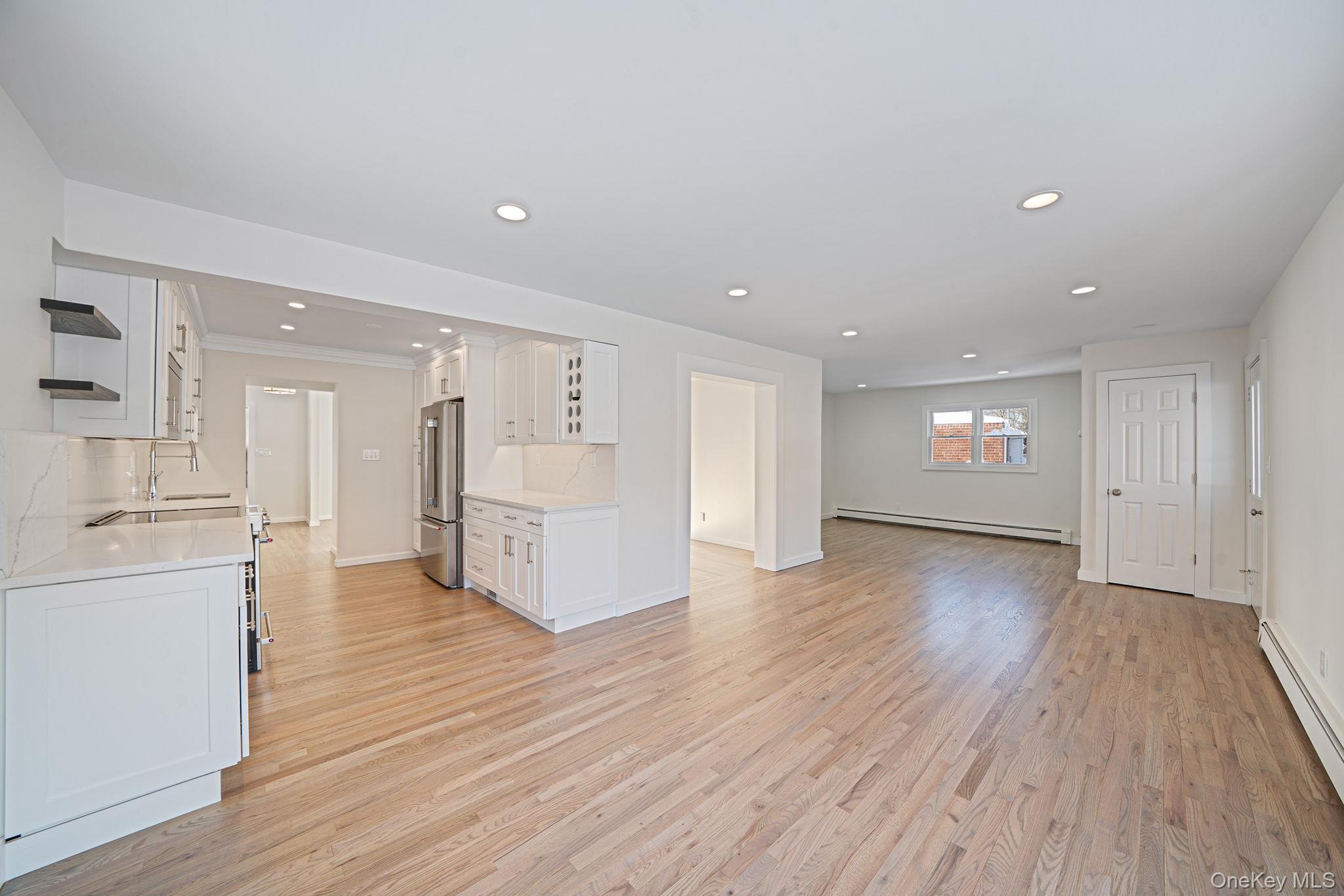 #13 photo, 105 Elberta Drive, সাফোক কাউন্টি East Northport , NY 11731