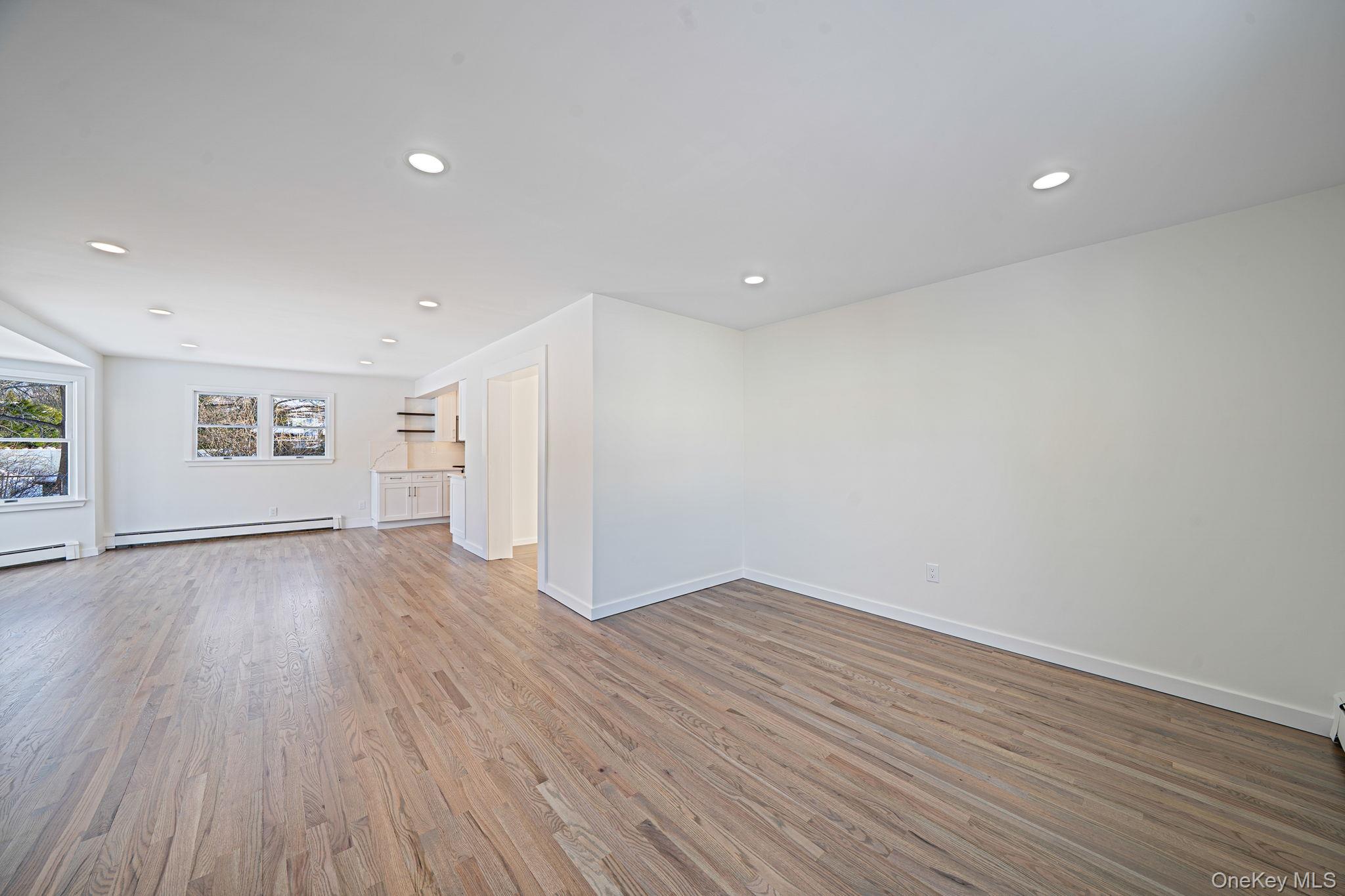 #16 photo, 105 Elberta Drive, সাফোক কাউন্টি East Northport , NY 11731