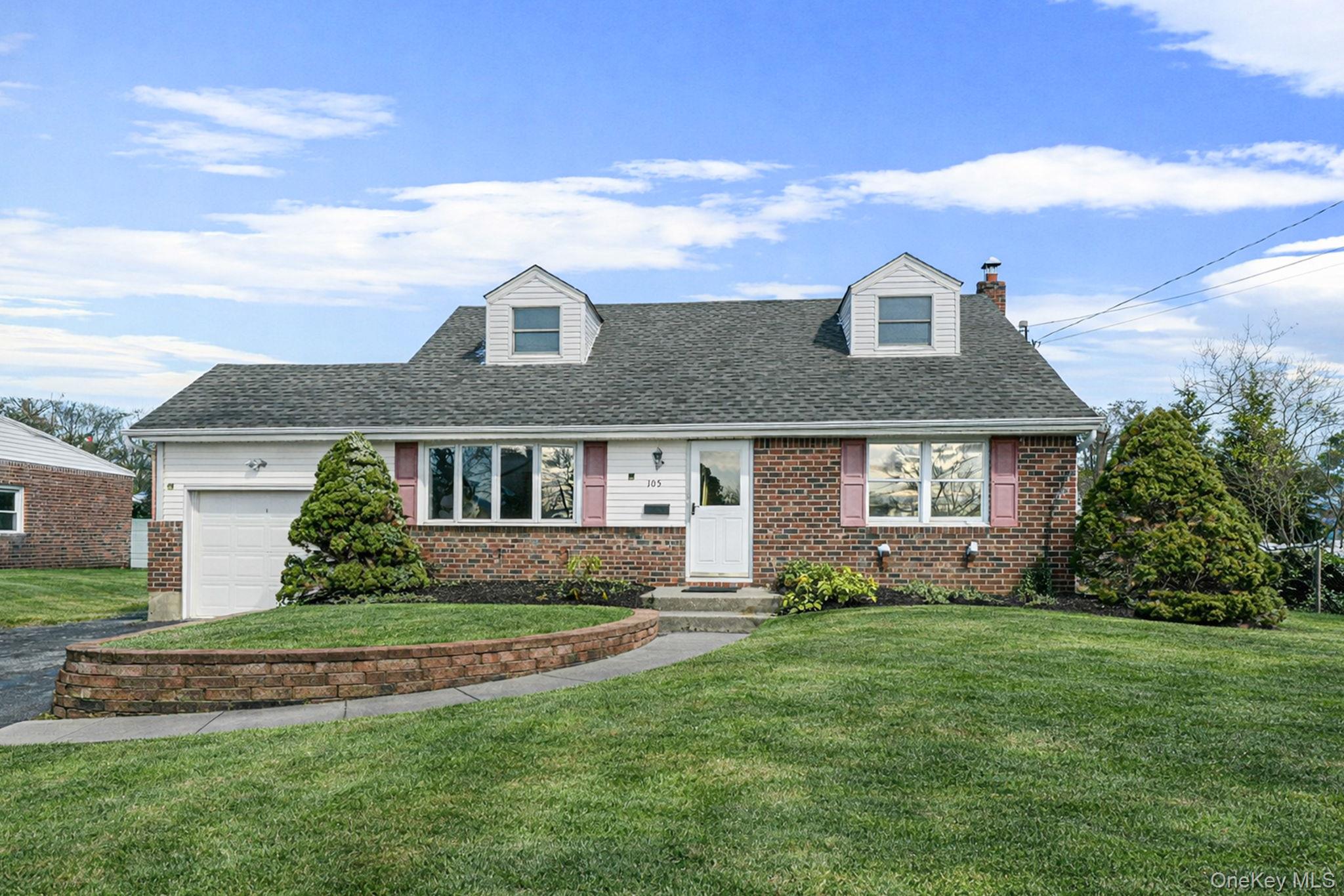 #2 photo, 105 Elberta Drive, সাফোক কাউন্টি East Northport , NY 11731