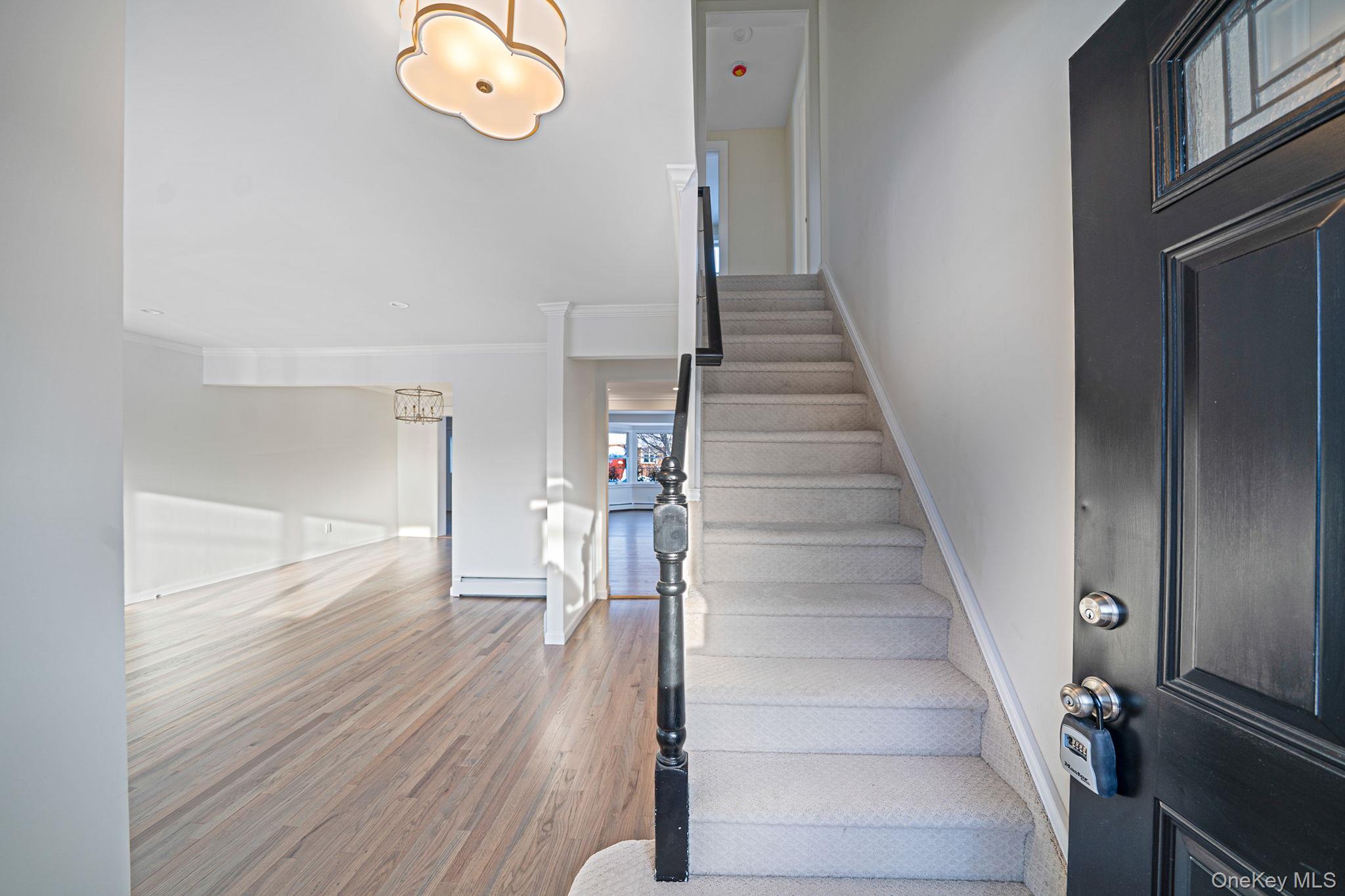 #3 photo, 105 Elberta Drive, সাফোক কাউন্টি East Northport , NY 11731