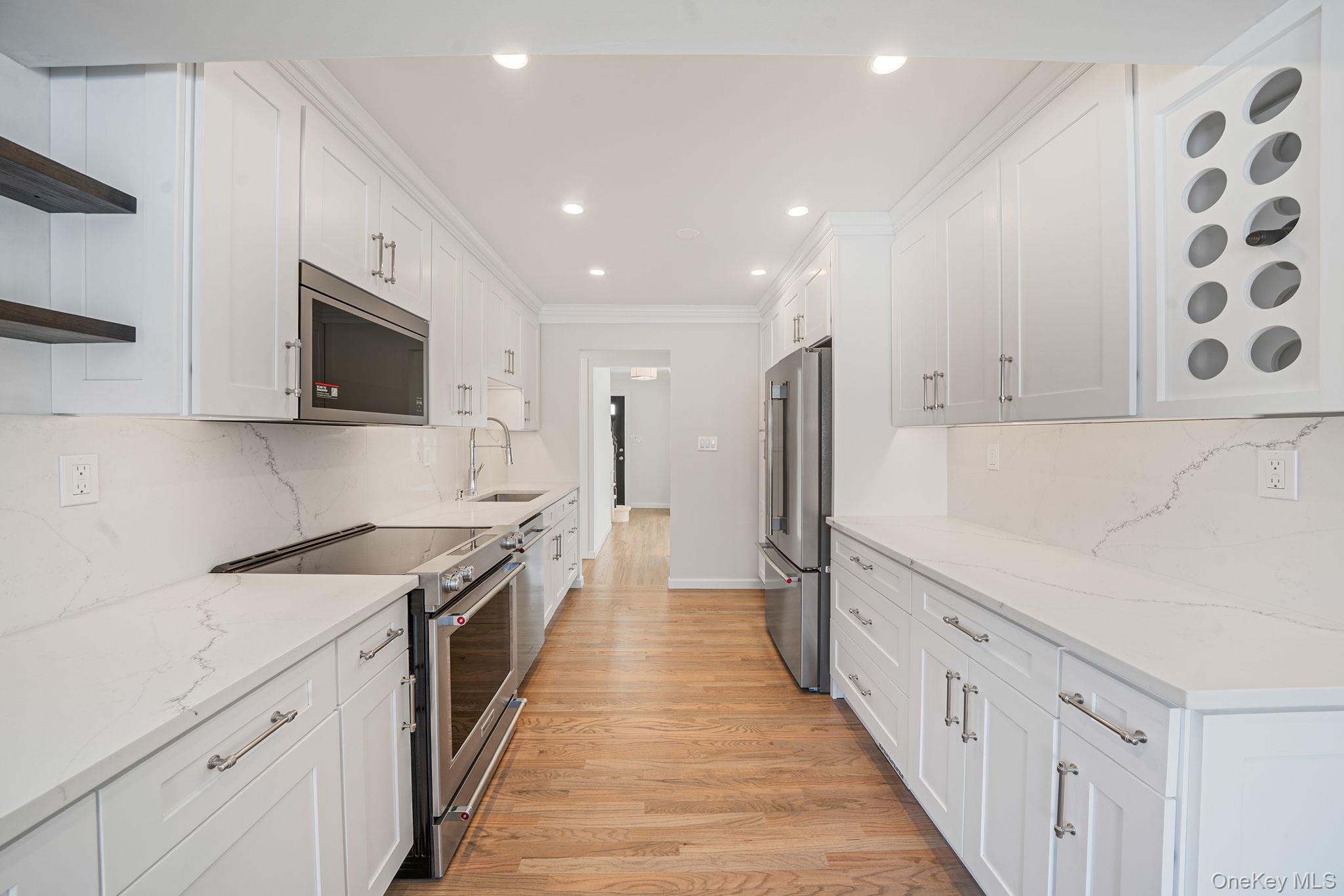 #9 photo, 105 Elberta Drive, সাফোক কাউন্টি East Northport , NY 11731