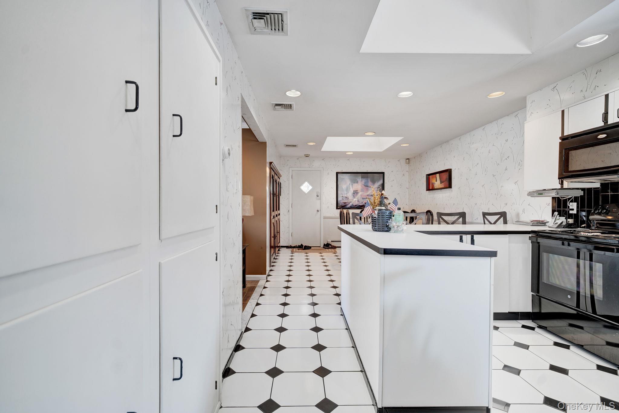 #13 photo, 1 Stauber Drive, Plainview , NY 11803