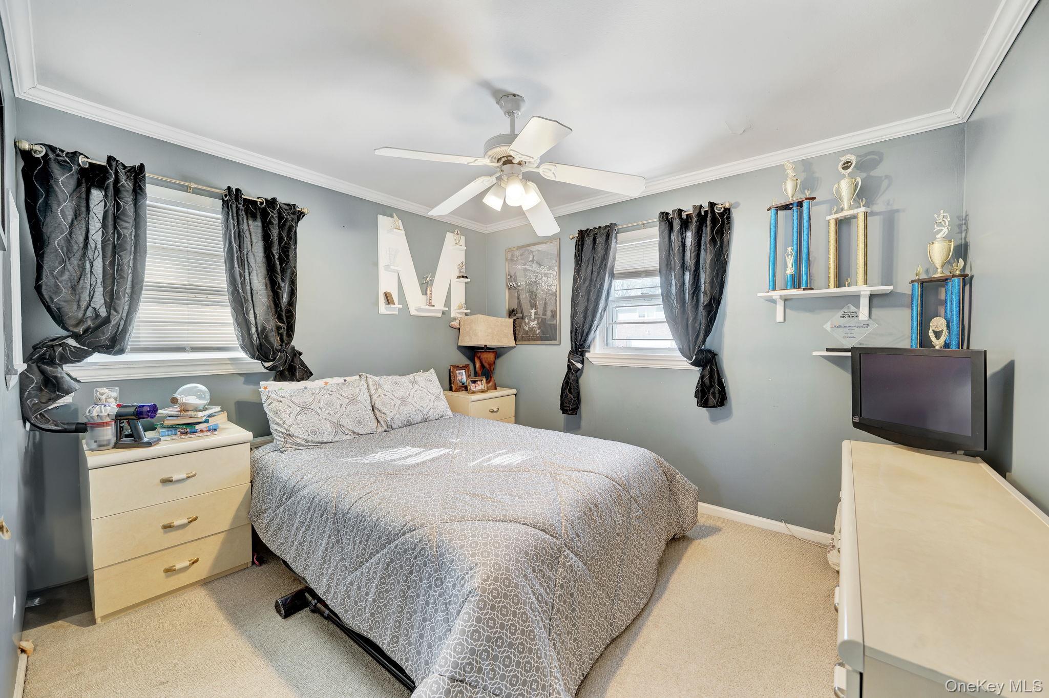 #19 photo, 1 Stauber Drive, Plainview , NY 11803