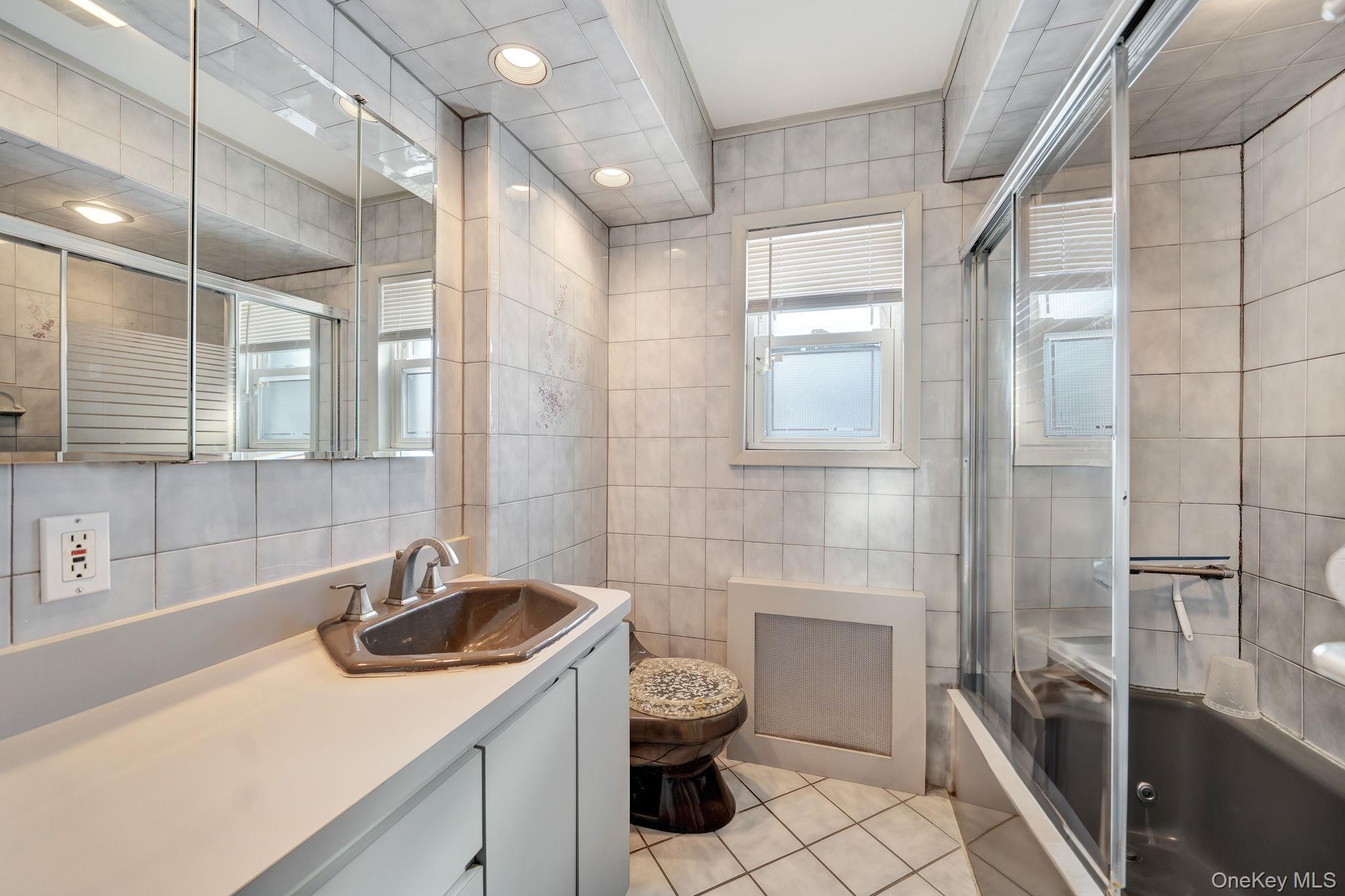 #20 photo, 1 Stauber Drive, Plainview , NY 11803