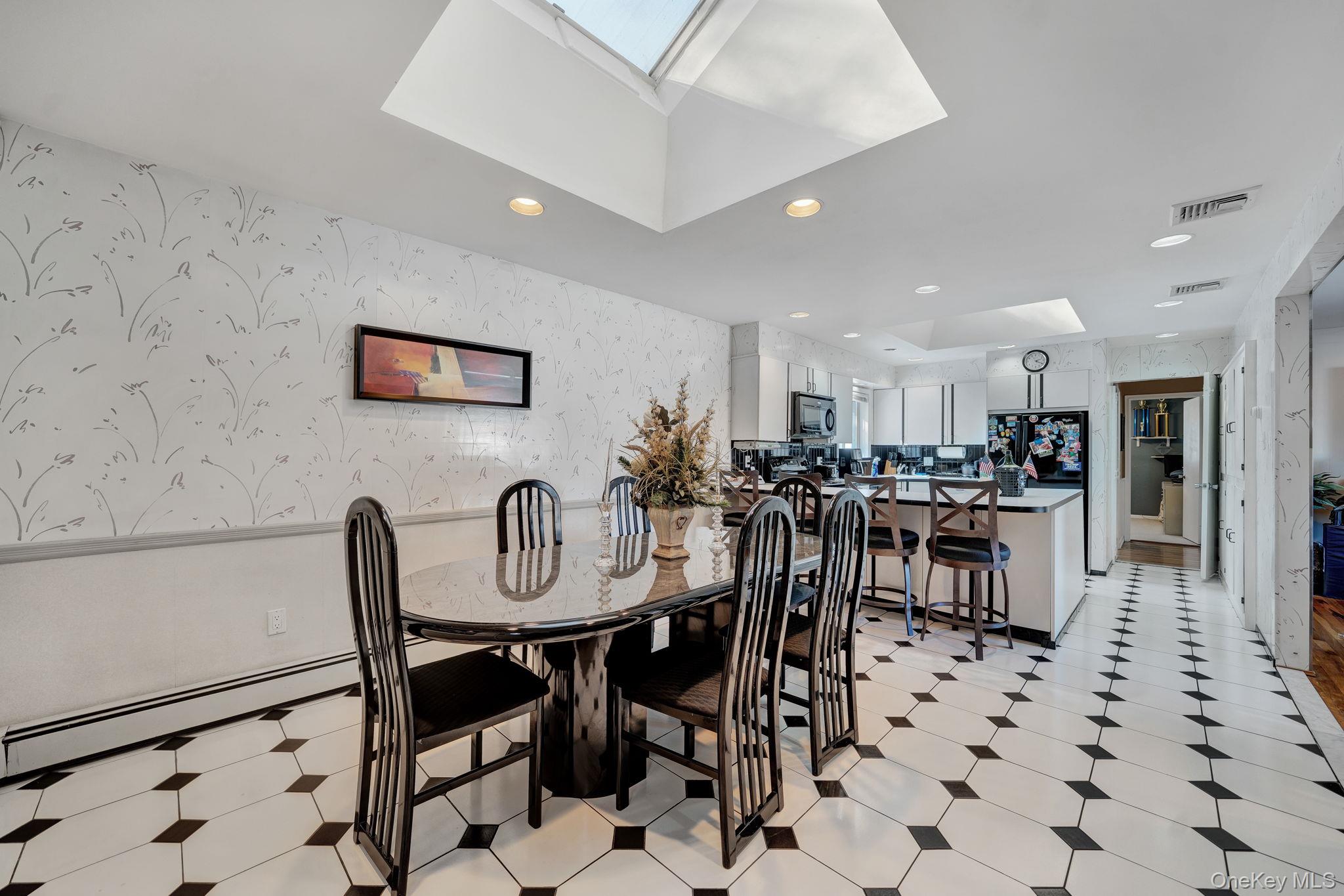 #8 photo, 1 Stauber Drive, Plainview , NY 11803