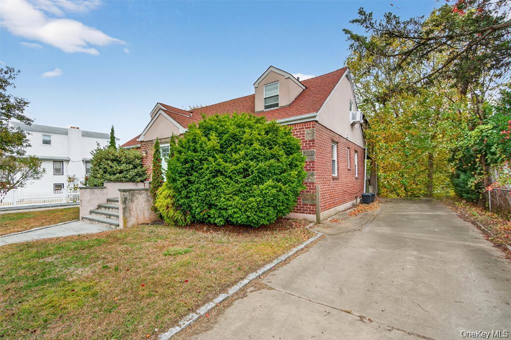 #13 photo, 41 Ostend Road, Island Park , NY 11558