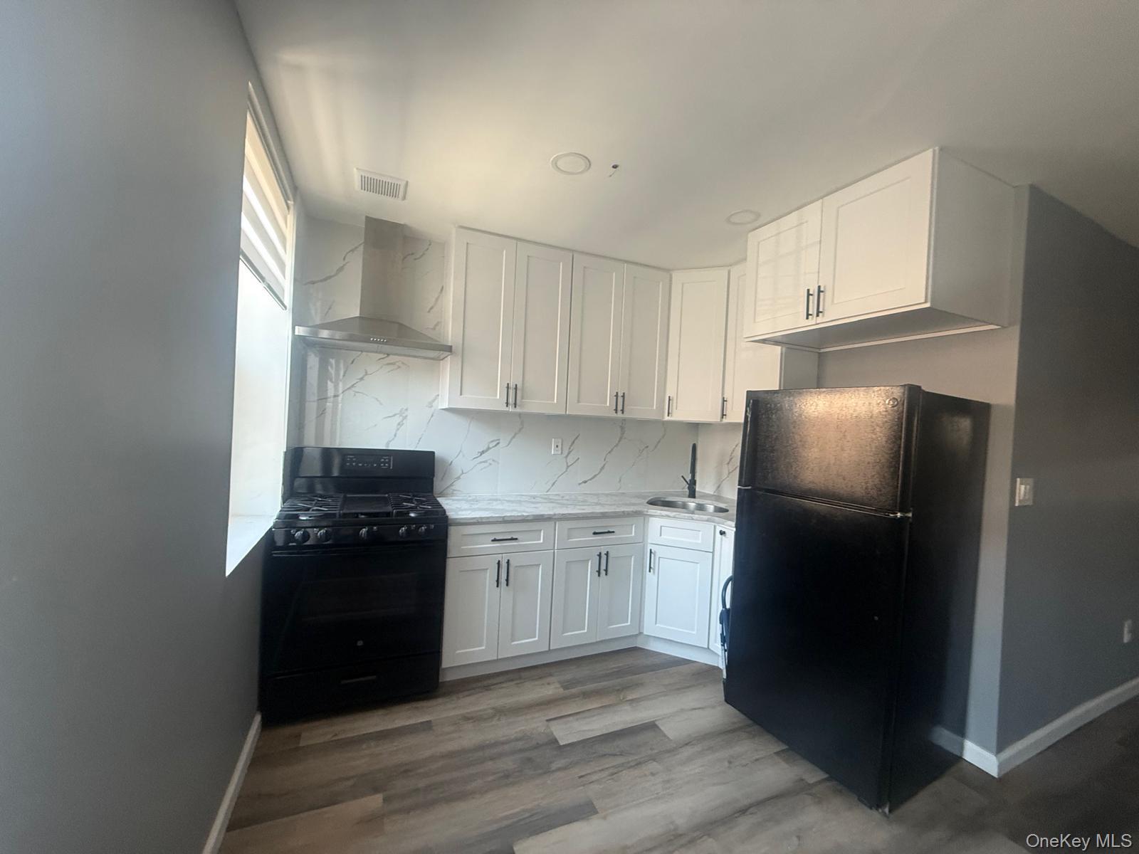 #2 photo, 181 Hale Avenue, Brooklyn , NY 11208