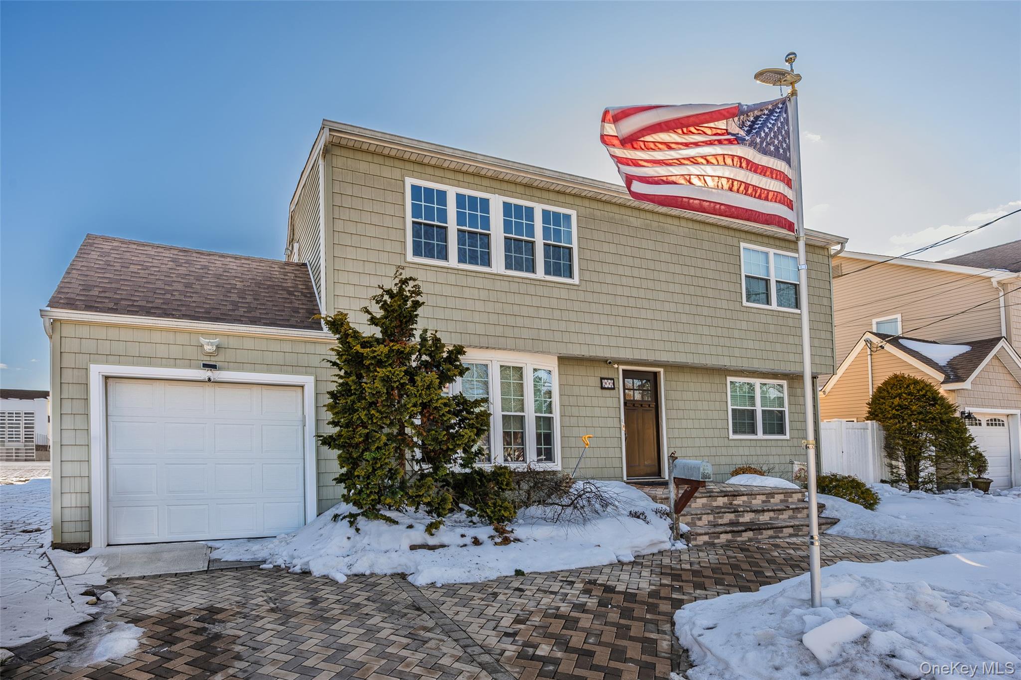 #1 photo, 272 N Delaware Avenue, מחוז נסאו Massapequa , NY 11758