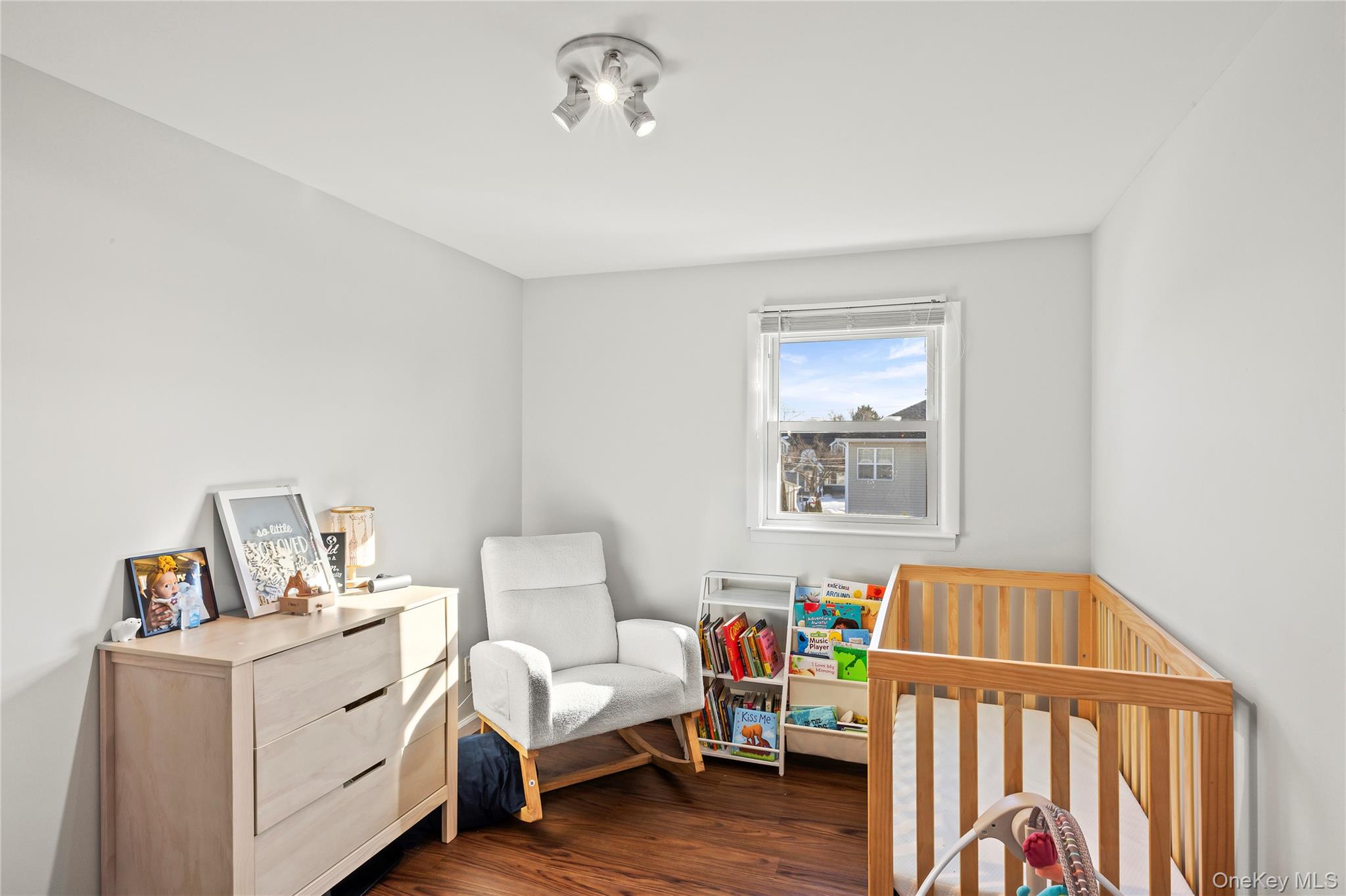 #16 photo, 272 N Delaware Avenue, מחוז נסאו Massapequa , NY 11758