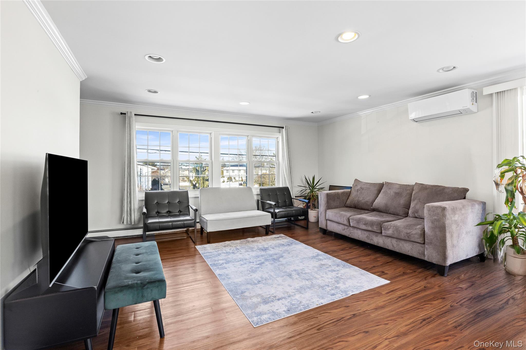 #4 photo, 272 N Delaware Avenue, מחוז נסאו Massapequa , NY 11758