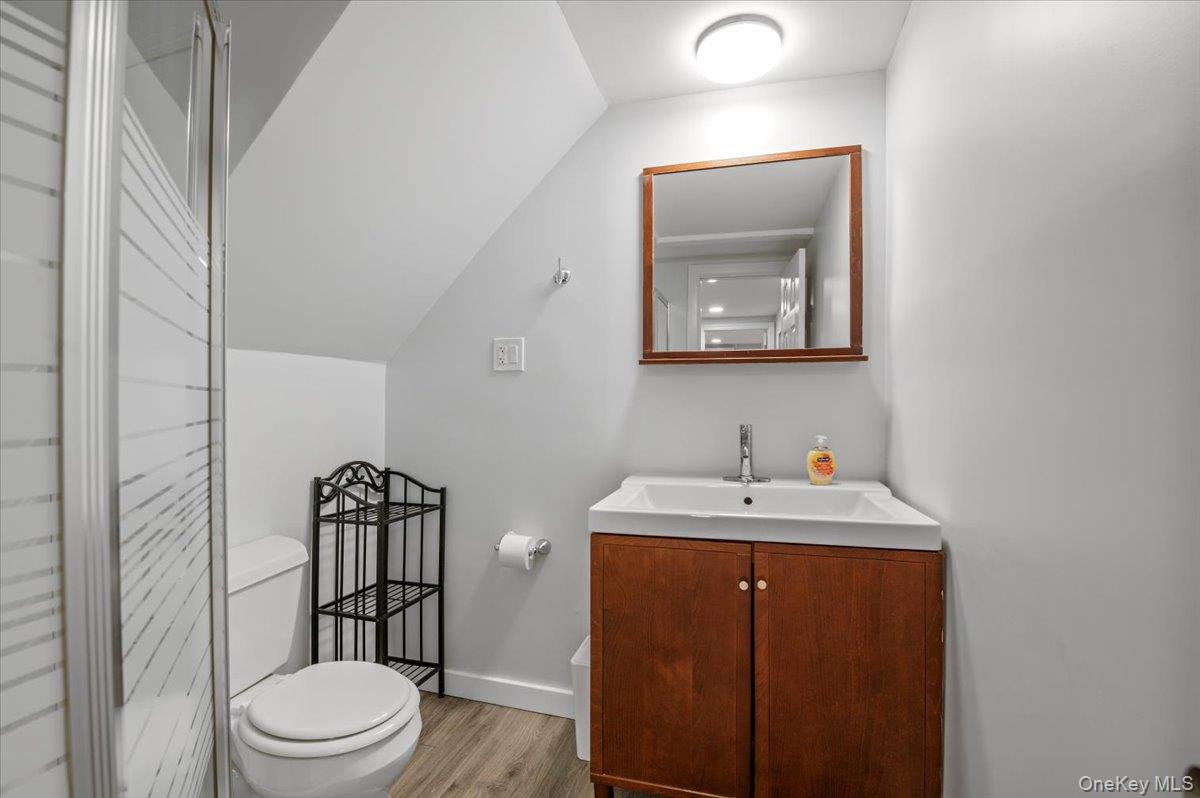 #11 photo, 570 Conklin Street, Farmingdale , NY 11735