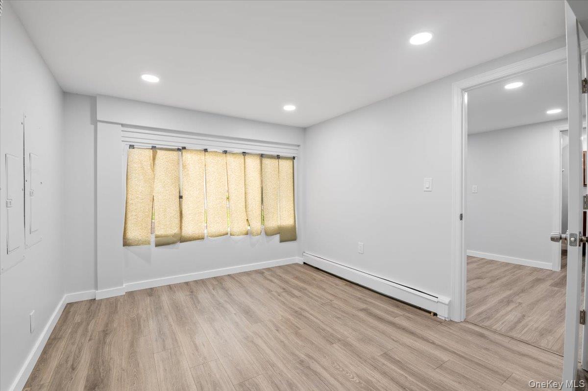 #14 photo, 570 Conklin Street, Farmingdale , NY 11735