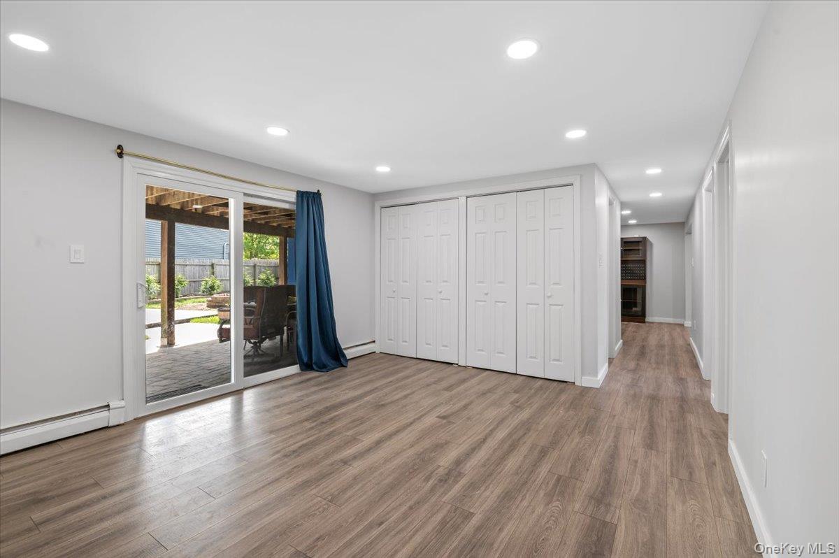 #17 photo, 570 Conklin Street, Farmingdale , NY 11735