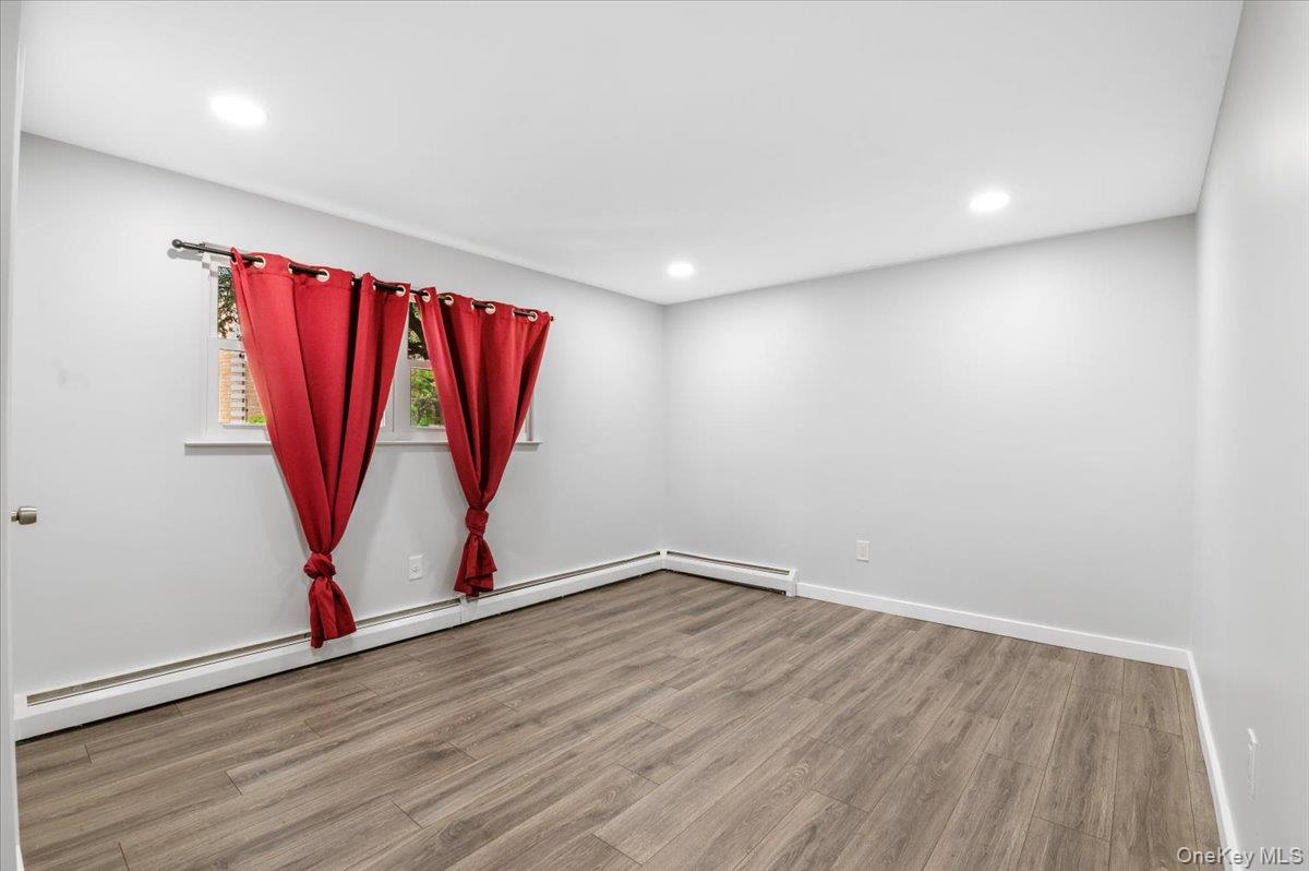 #18 photo, 570 Conklin Street, Farmingdale , NY 11735