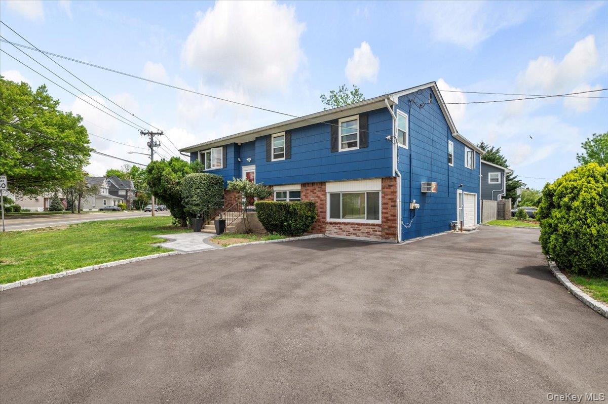#2 photo, 570 Conklin Street, Farmingdale , NY 11735