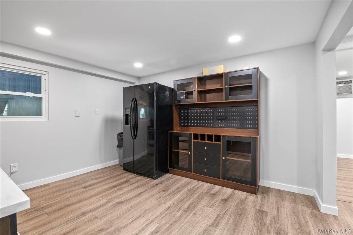 #7 photo, 570 Conklin Street, Farmingdale , NY 11735