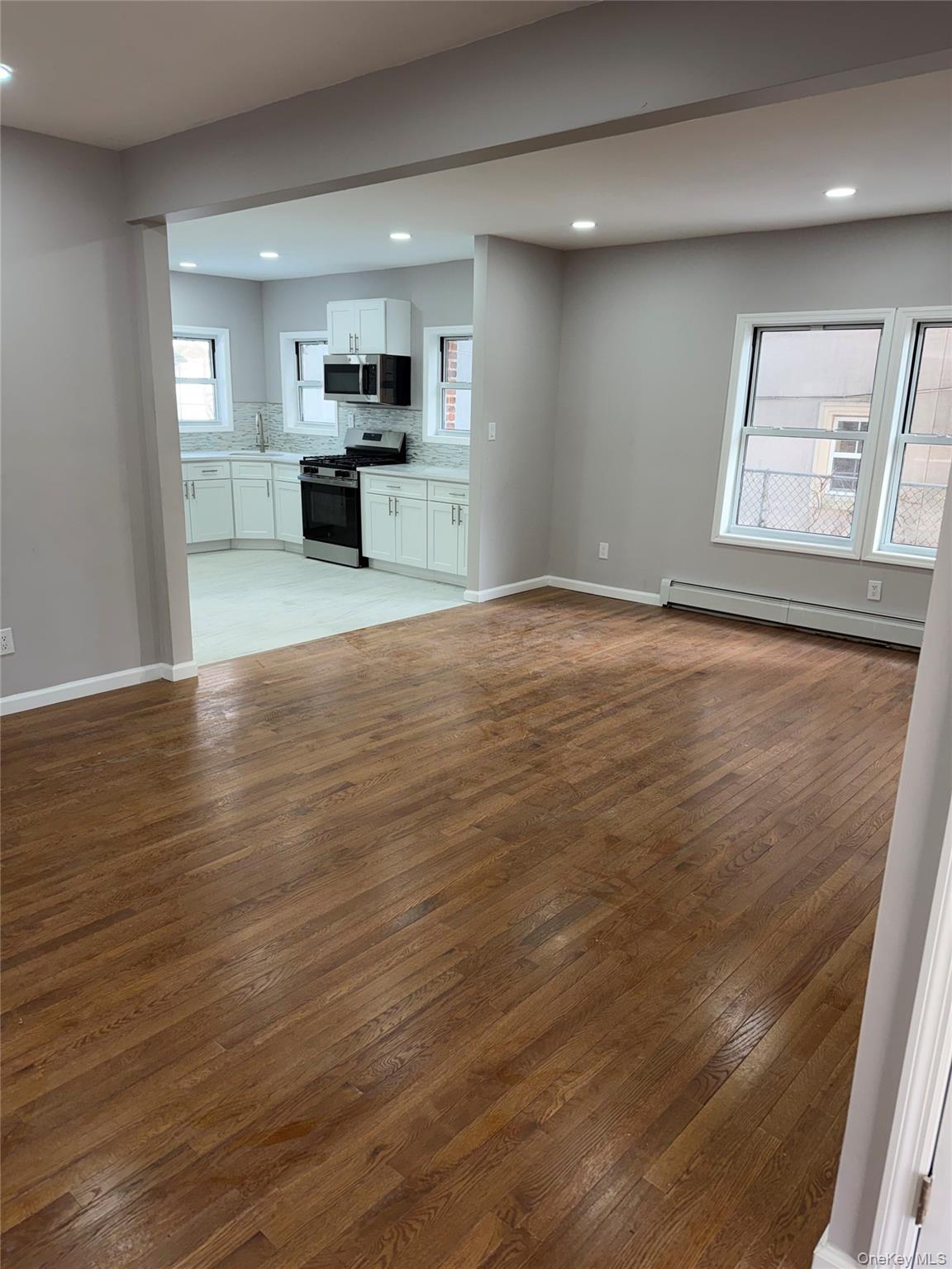 #1 photo, 1356 Eggert Place, कुईंस Far Rockaway , NY 11691