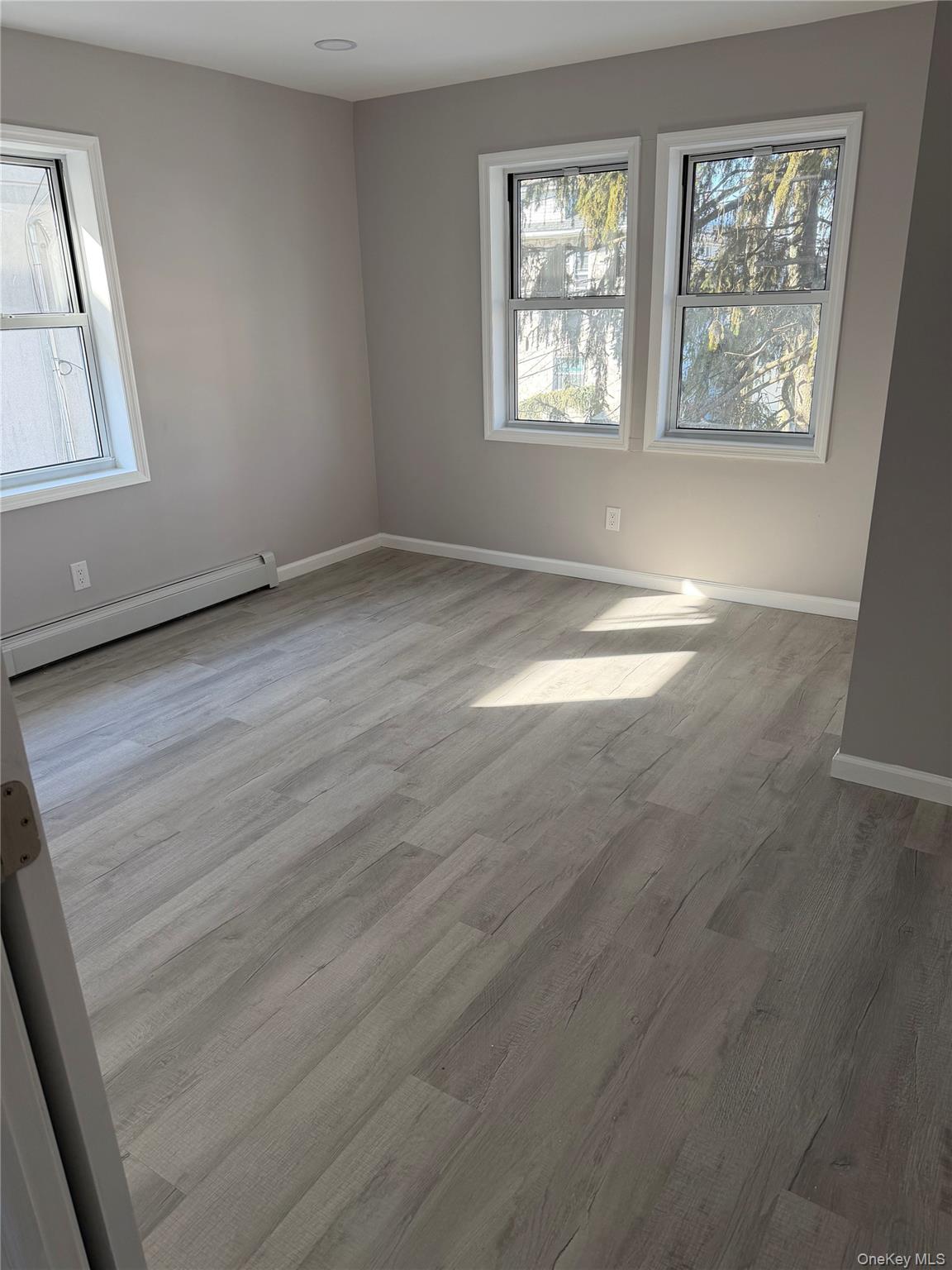 #12 photo, 1356 Eggert Place, कुईंस Far Rockaway , NY 11691