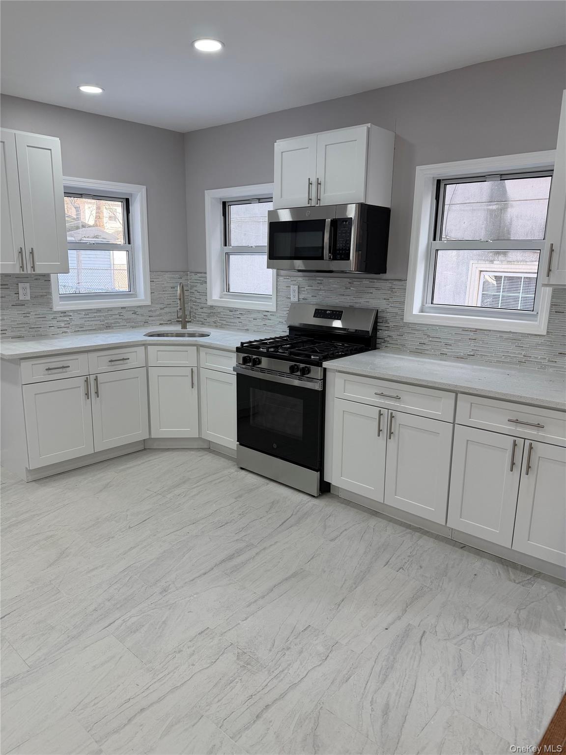 #6 photo, 1356 Eggert Place, कुईंस Far Rockaway , NY 11691