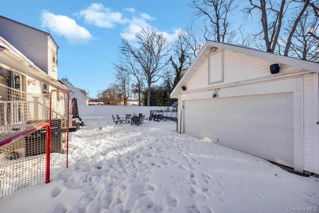 #17 photo, 24 new Lane, Selden , NY 11784