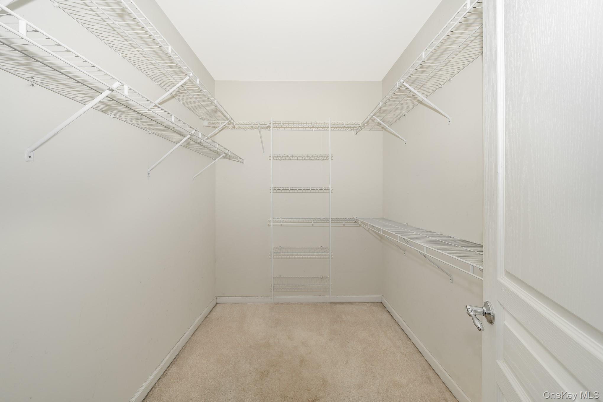 #19 photo, 196 Somerset Drive, Massapequa , NY 11758