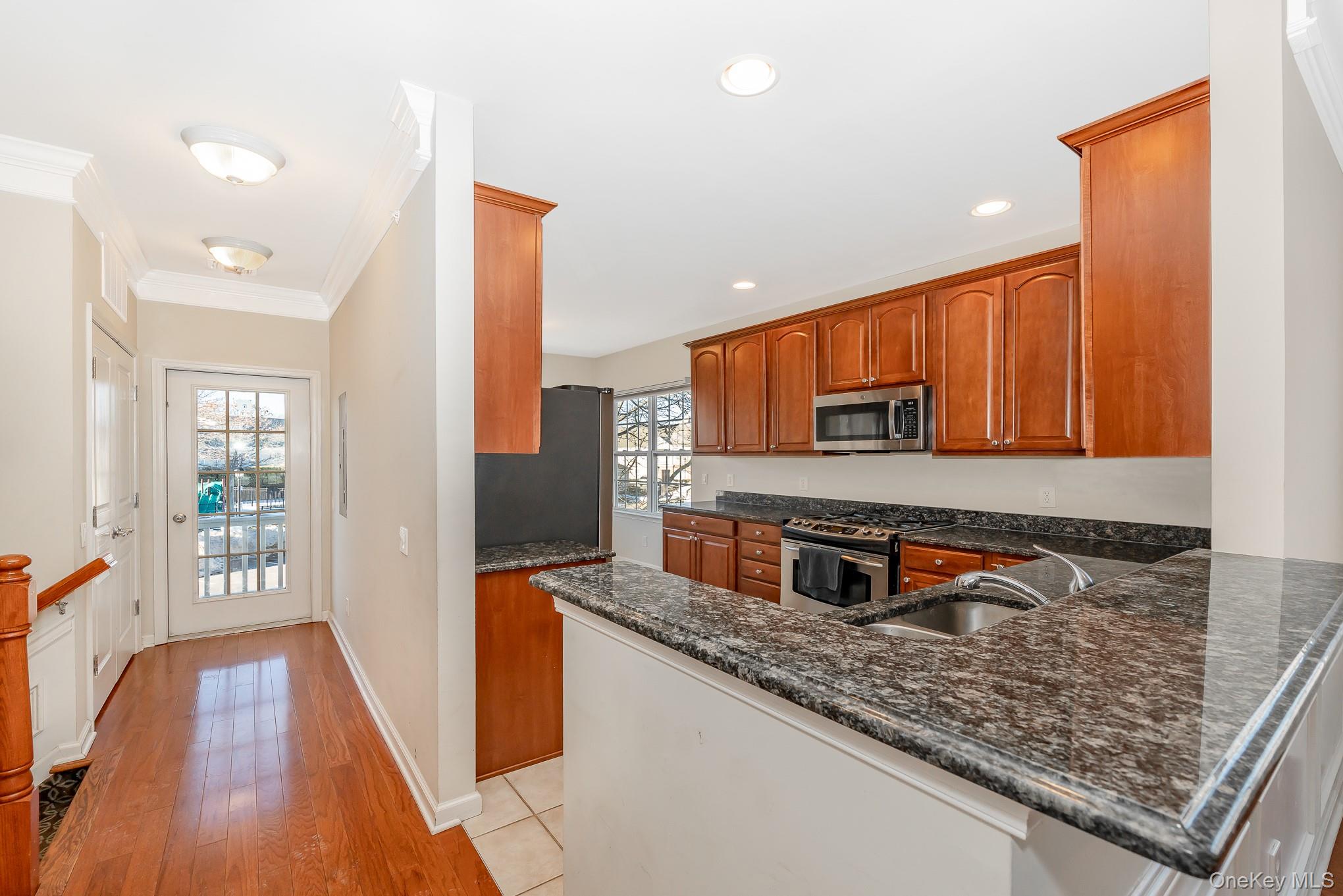 #6 photo, 196 Somerset Drive, Massapequa , NY 11758